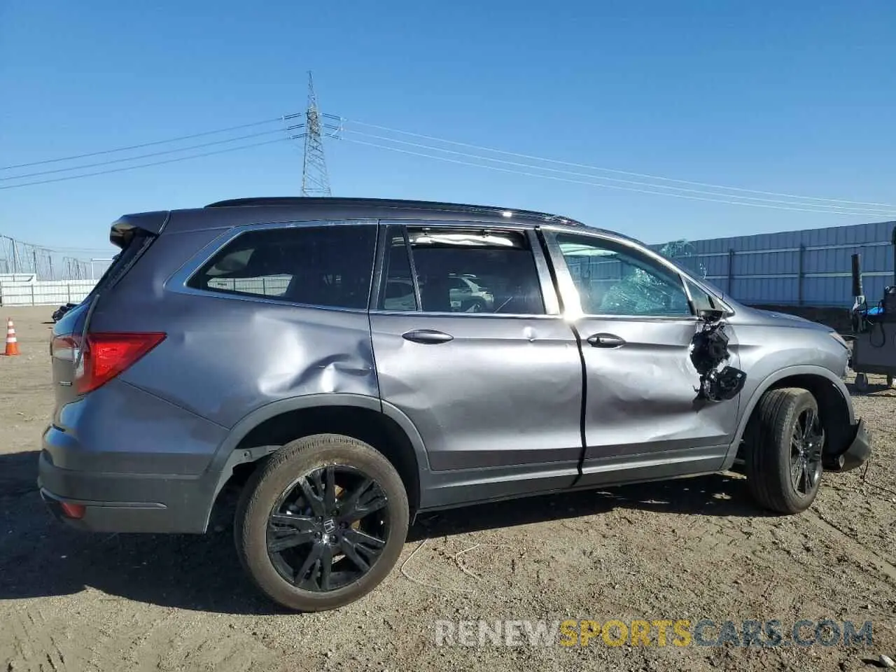 3 Photograph of a damaged car 5FNYF5H24MB040819 HONDA PILOT 2021