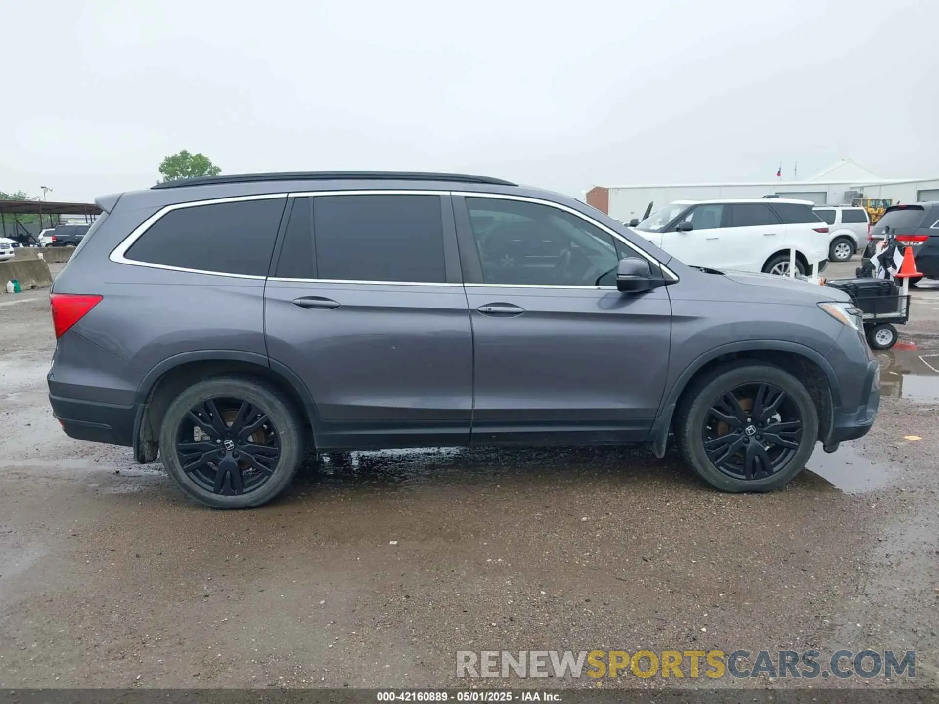 13 Photograph of a damaged car 5FNYF5H25MB024824 HONDA PILOT 2021