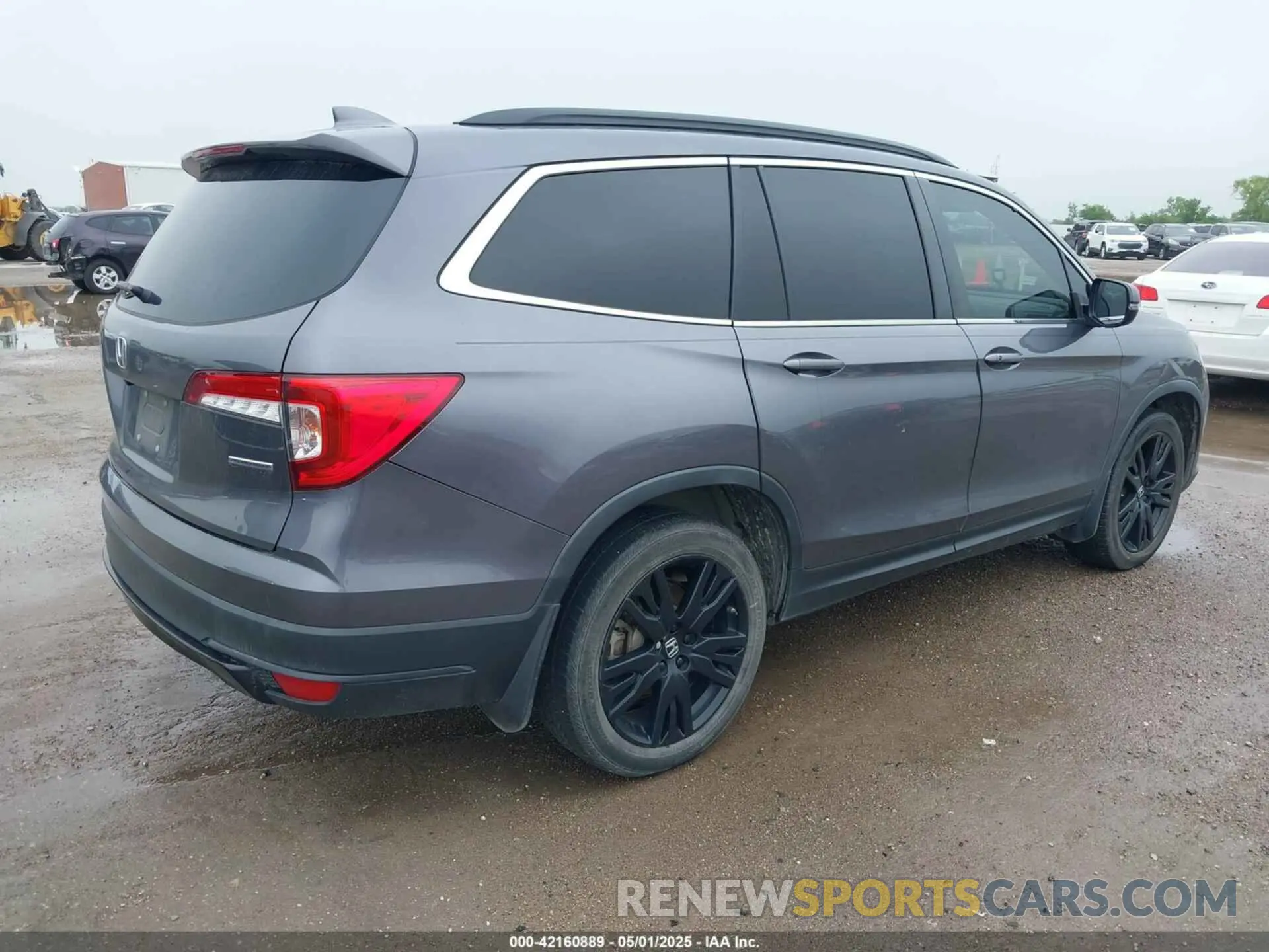4 Photograph of a damaged car 5FNYF5H25MB024824 HONDA PILOT 2021