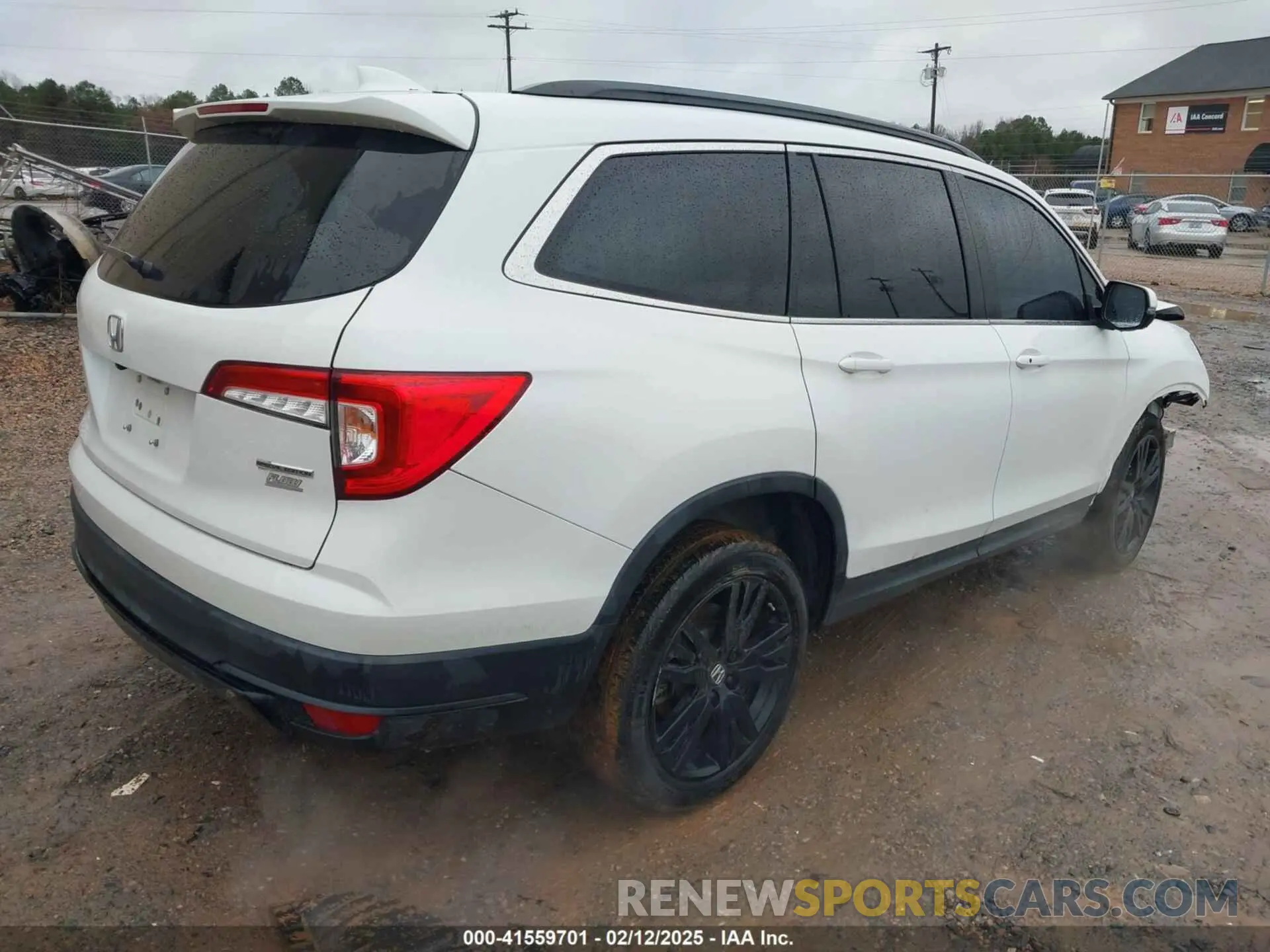 4 Photograph of a damaged car 5FNYF5H25MB028579 HONDA PILOT 2021