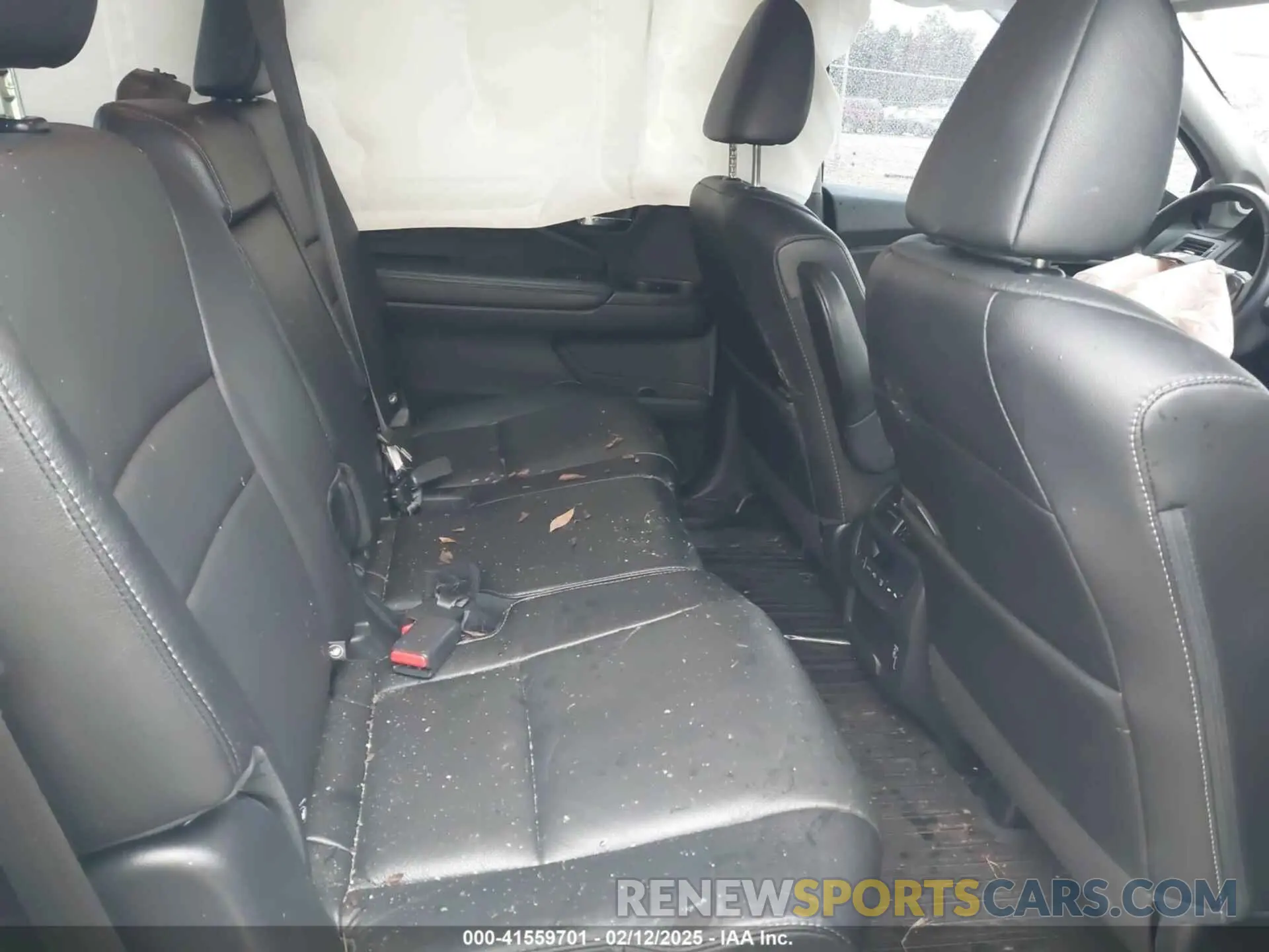 8 Photograph of a damaged car 5FNYF5H25MB028579 HONDA PILOT 2021
