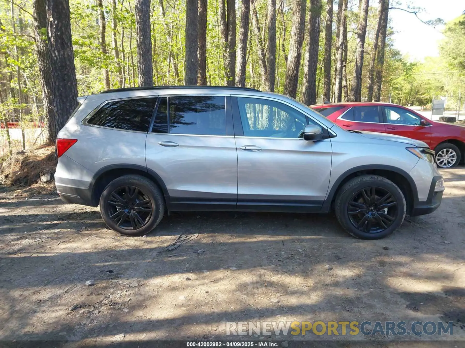 13 Photograph of a damaged car 5FNYF5H25MB028677 HONDA PILOT 2021