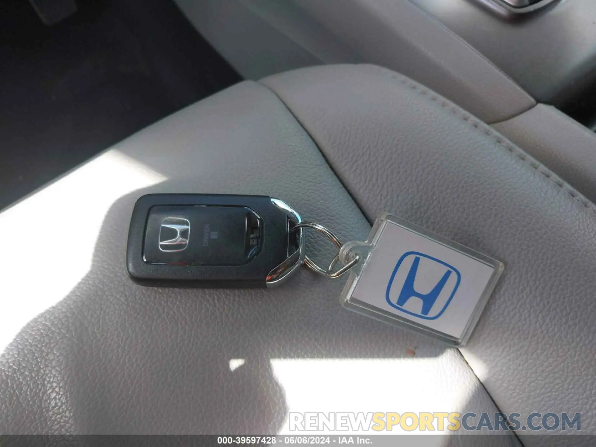 11 Photograph of a damaged car 5FNYF5H25MB041980 HONDA PILOT 2021
