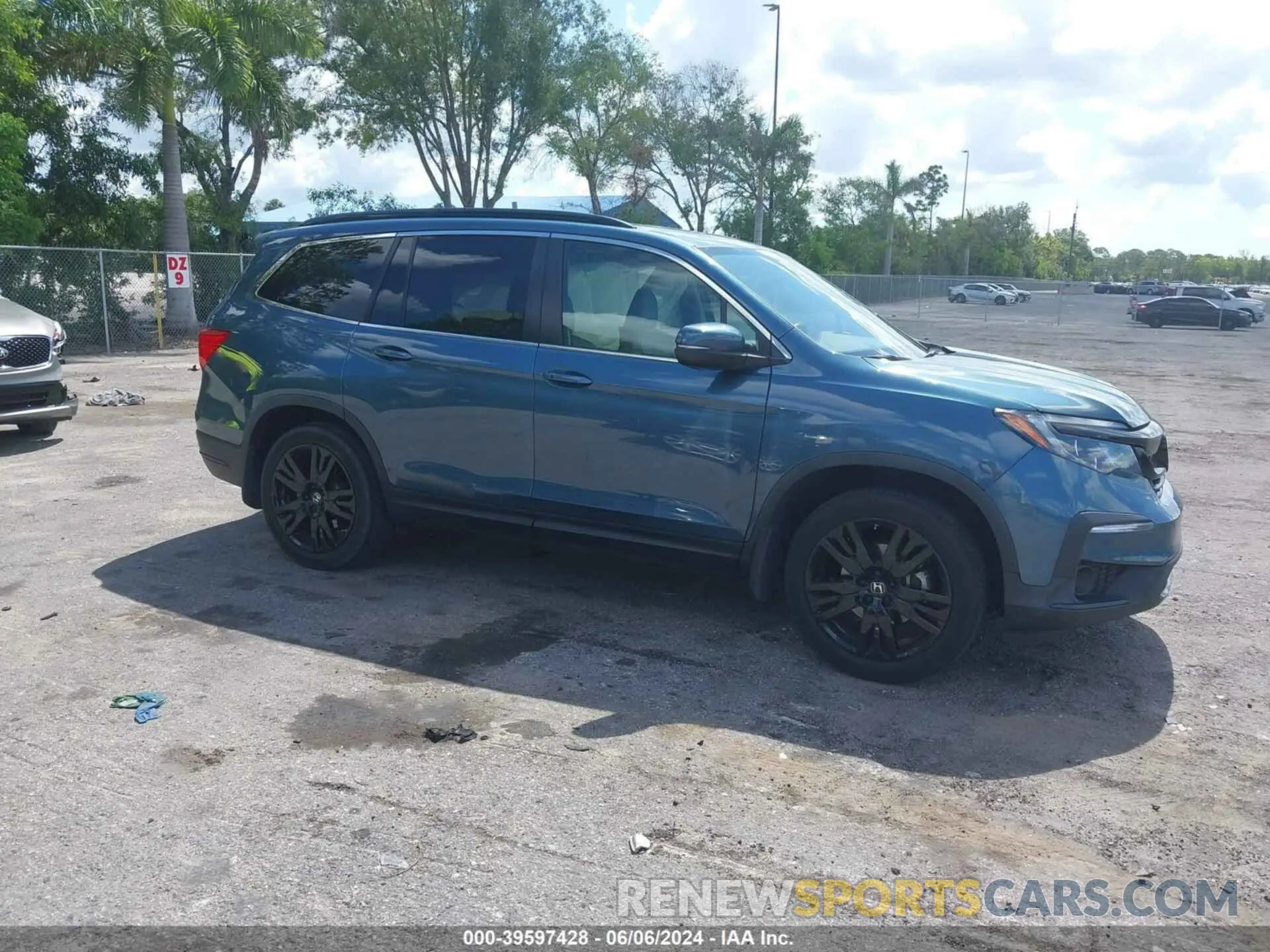 13 Photograph of a damaged car 5FNYF5H25MB041980 HONDA PILOT 2021