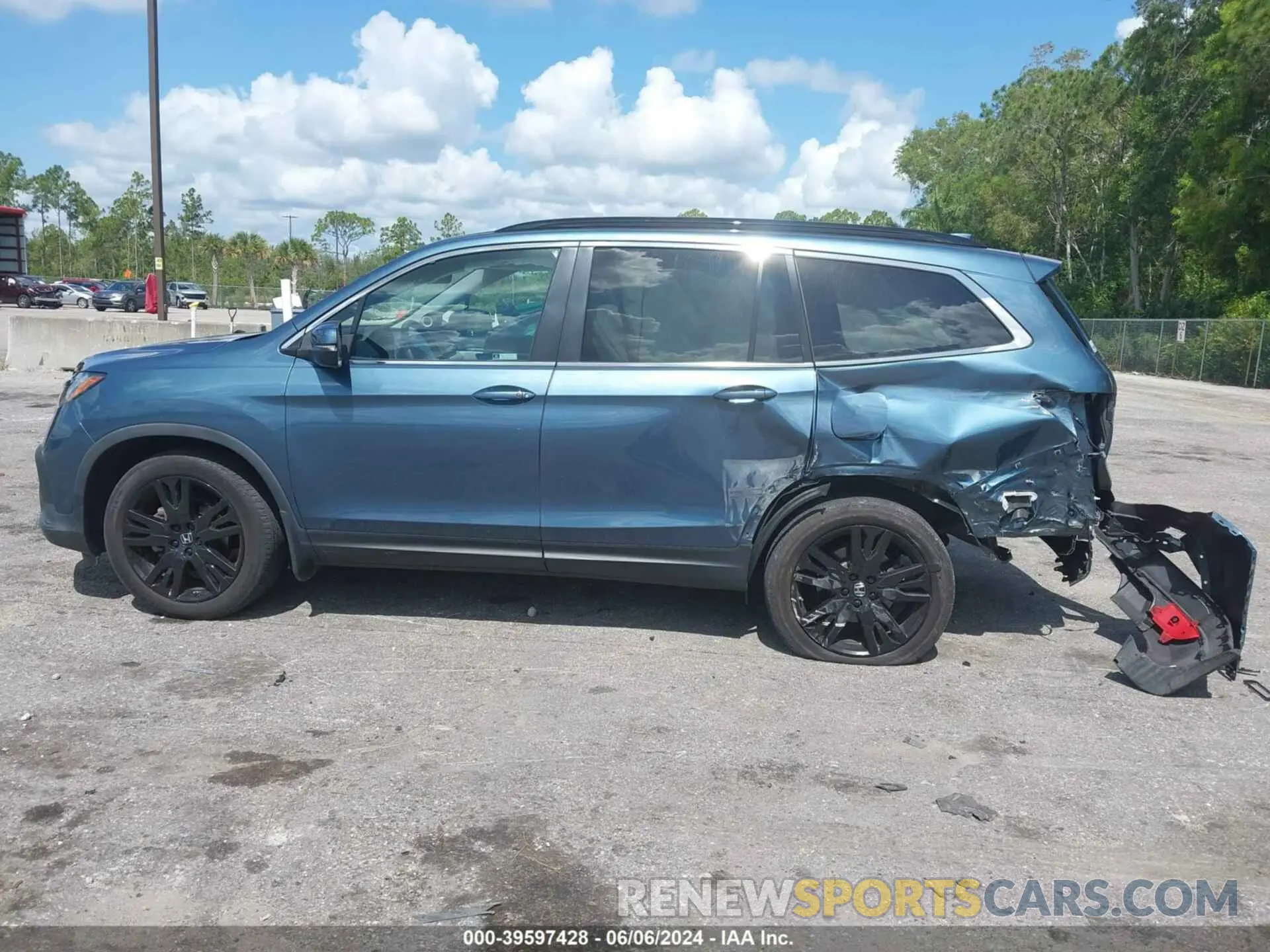 14 Photograph of a damaged car 5FNYF5H25MB041980 HONDA PILOT 2021