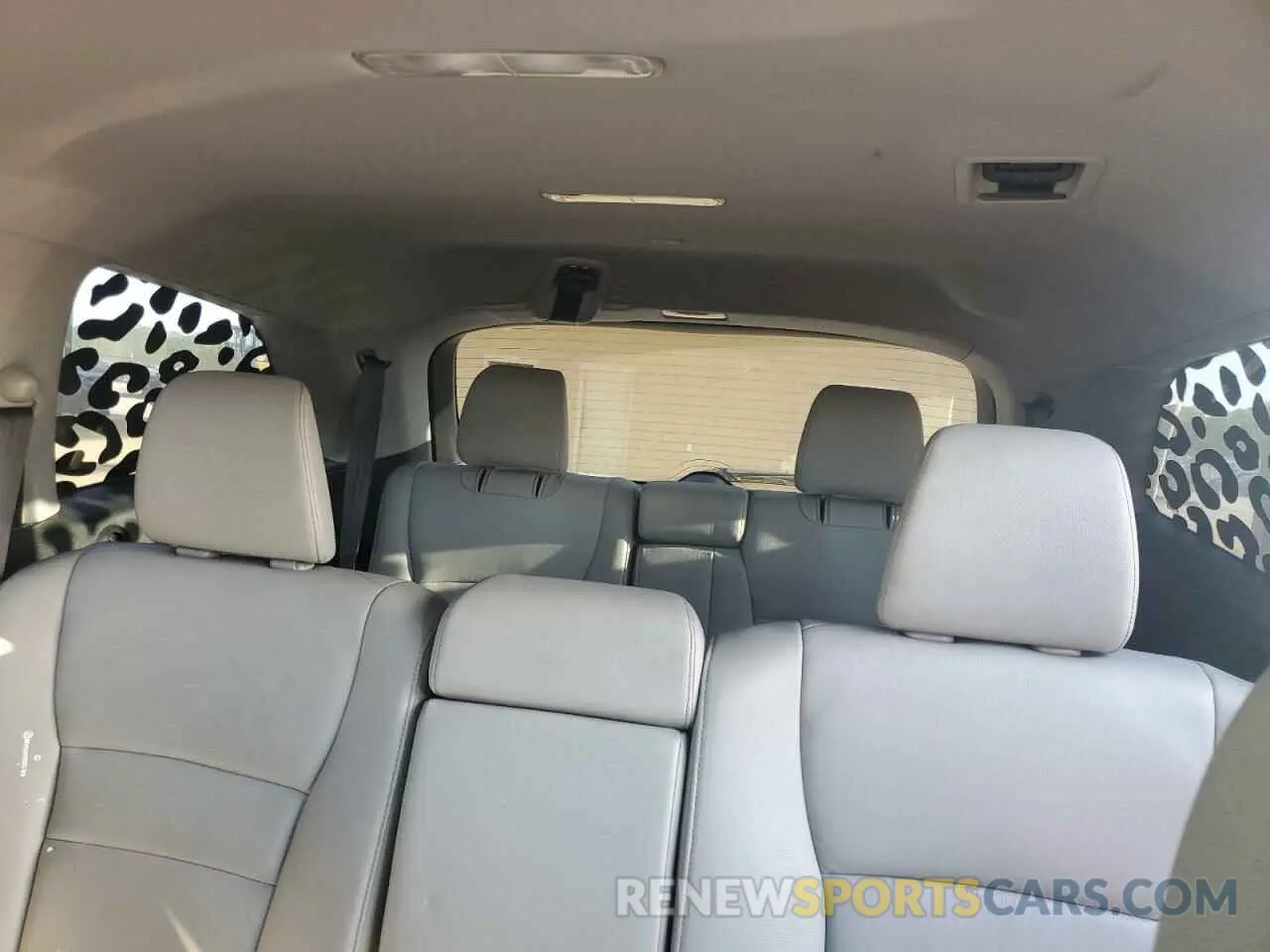 10 Photograph of a damaged car 5FNYF5H26MB031331 HONDA PILOT 2021