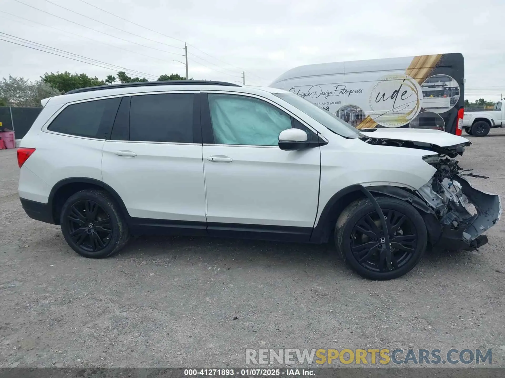 13 Photograph of a damaged car 5FNYF5H26MB037212 HONDA PILOT 2021