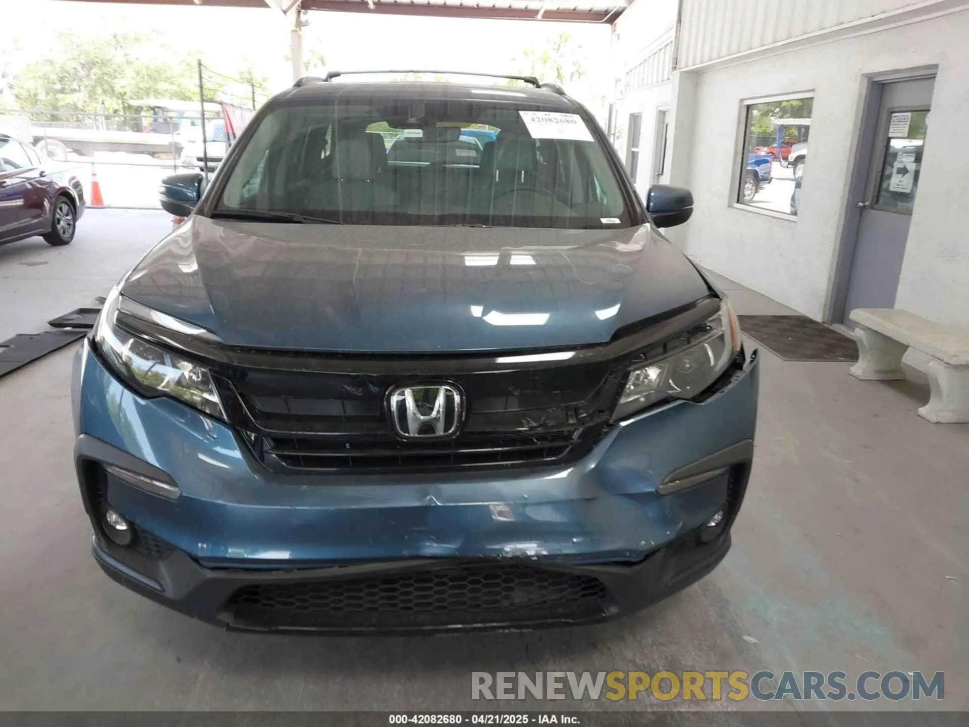 12 Photograph of a damaged car 5FNYF5H27MB011413 HONDA PILOT 2021