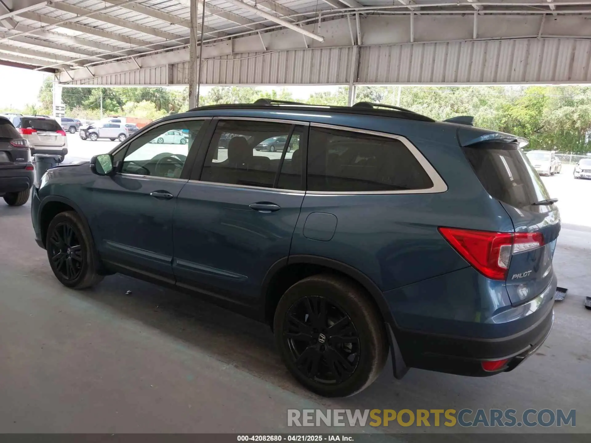 14 Photograph of a damaged car 5FNYF5H27MB011413 HONDA PILOT 2021