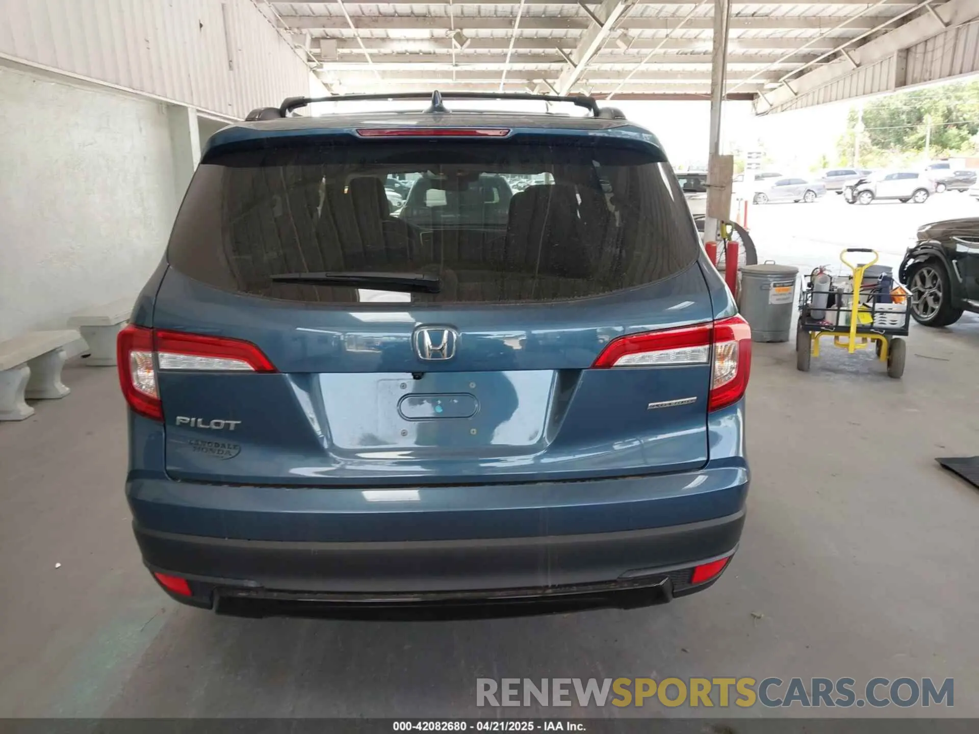 16 Photograph of a damaged car 5FNYF5H27MB011413 HONDA PILOT 2021