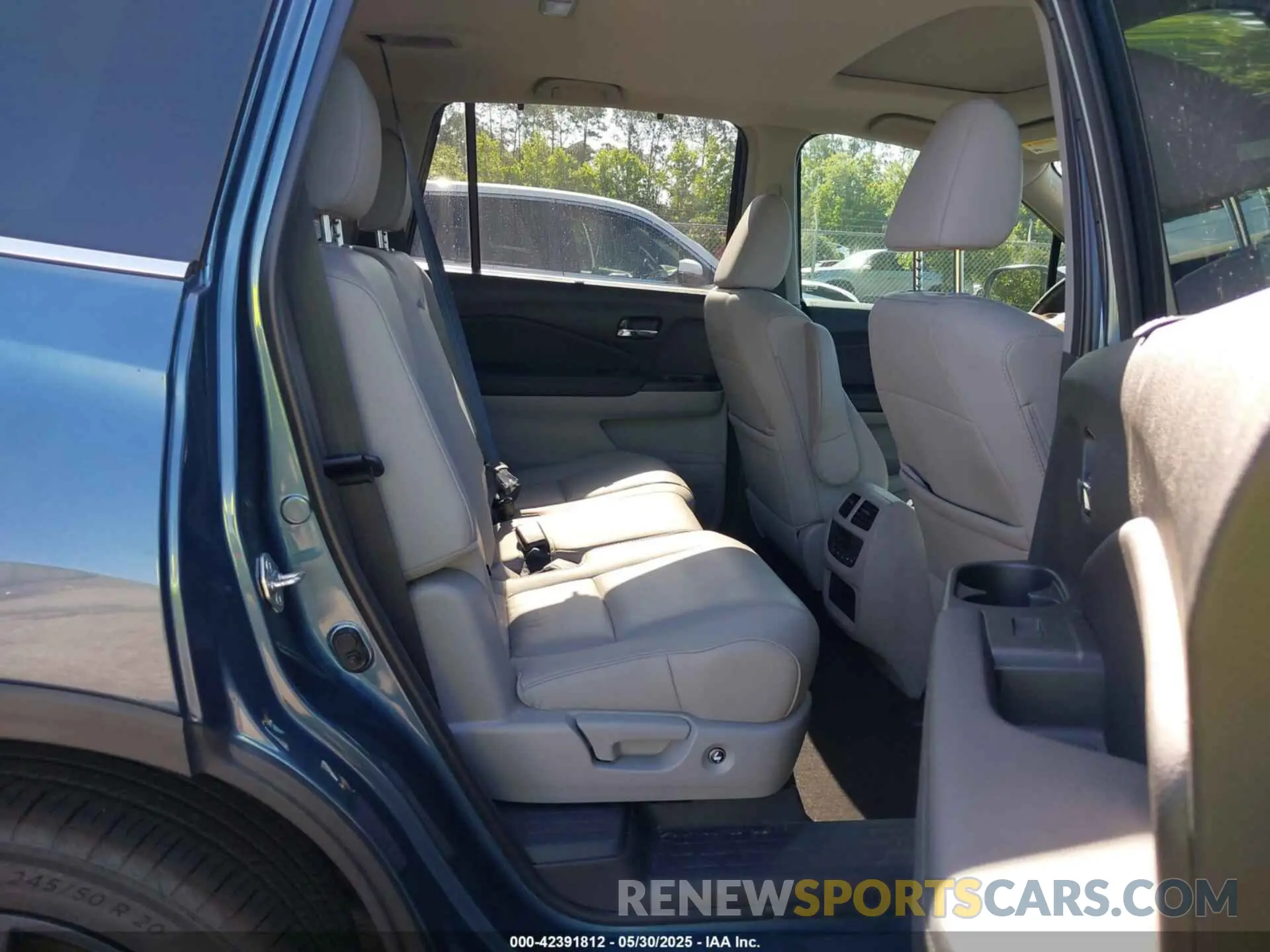 8 Photograph of a damaged car 5FNYF5H27MB012769 HONDA PILOT 2021