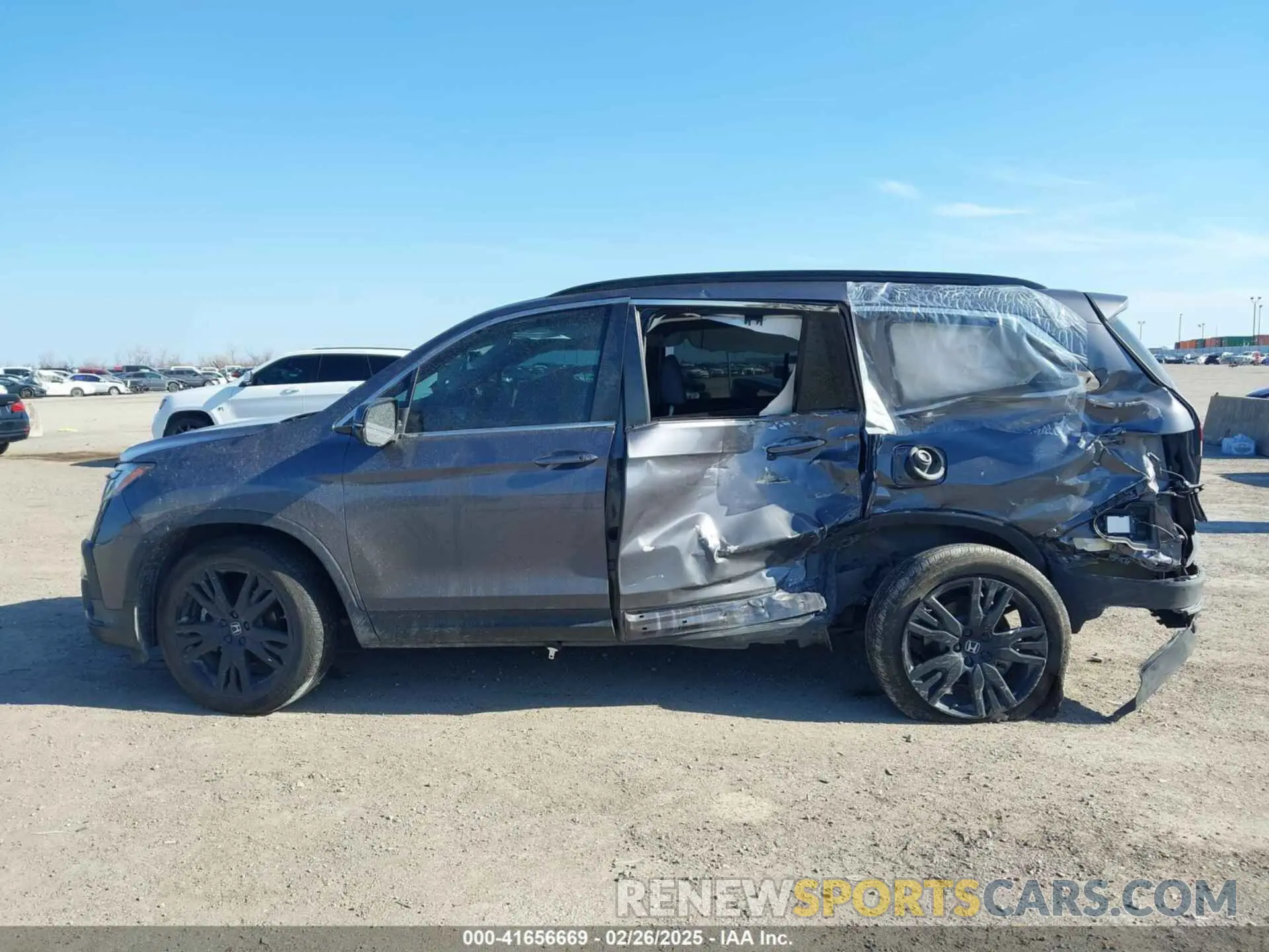 14 Photograph of a damaged car 5FNYF5H27MB040801 HONDA PILOT 2021