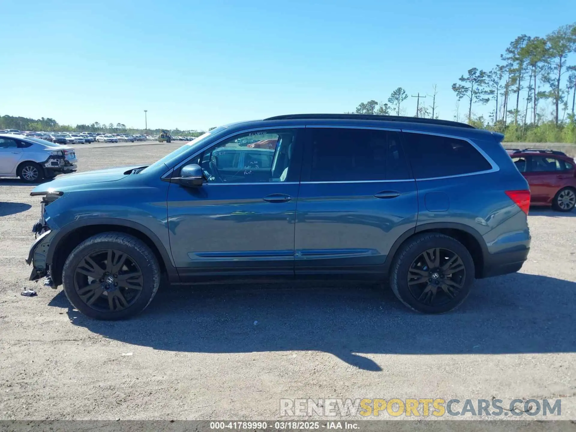 14 Photograph of a damaged car 5FNYF5H27MB041981 HONDA PILOT 2021
