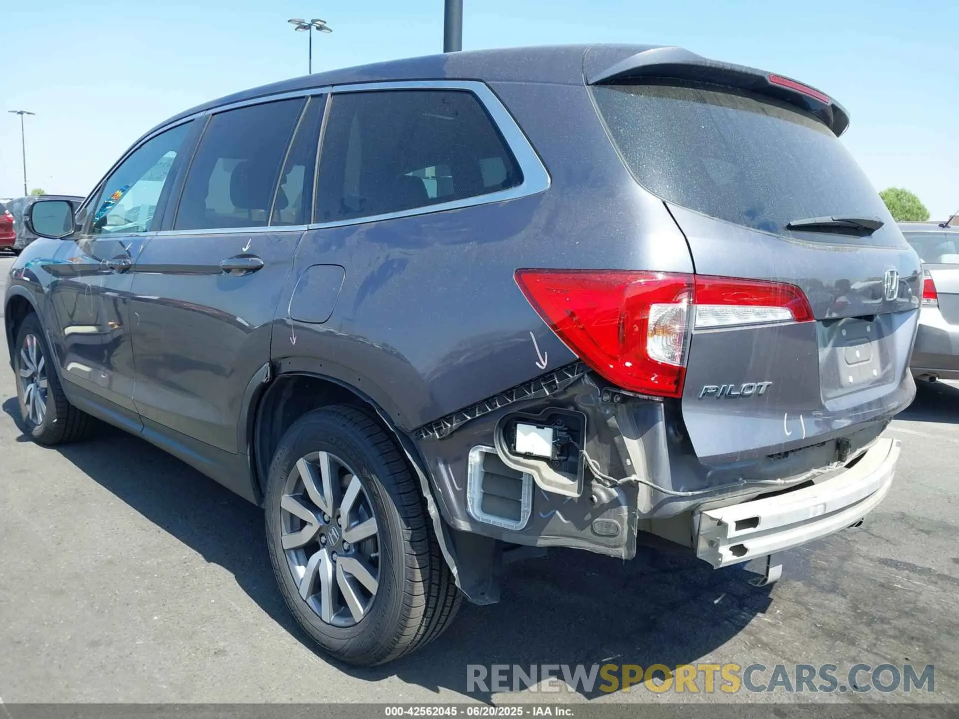 3 Photograph of a damaged car 5FNYF5H31MB004675 HONDA PILOT 2021