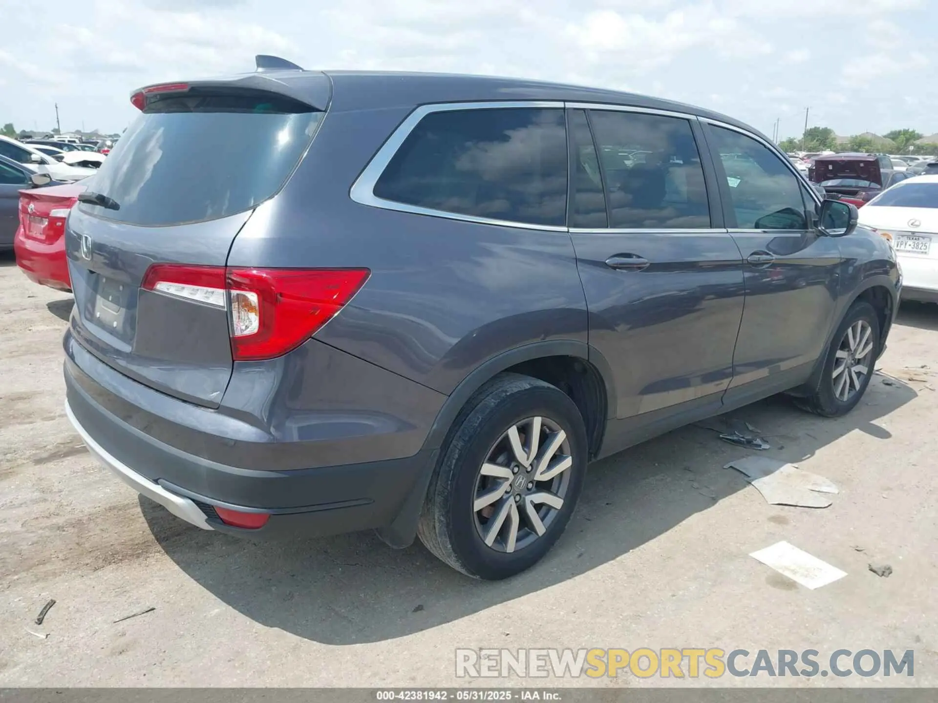 4 Photograph of a damaged car 5FNYF5H32MB033280 HONDA PILOT 2021