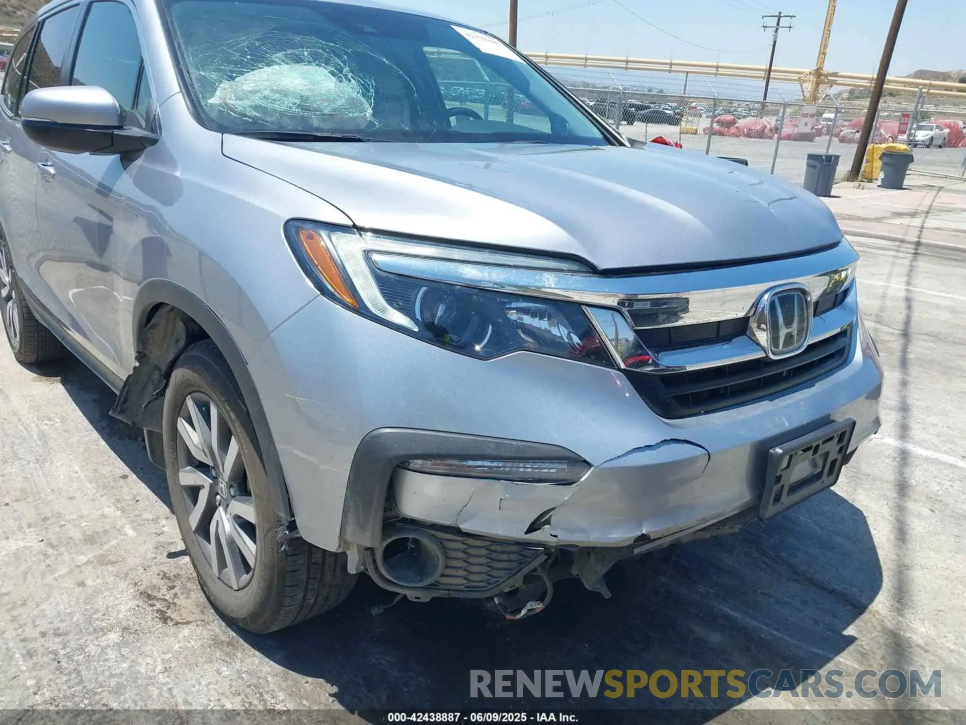 17 Photograph of a damaged car 5FNYF5H34MB021759 HONDA PILOT 2021