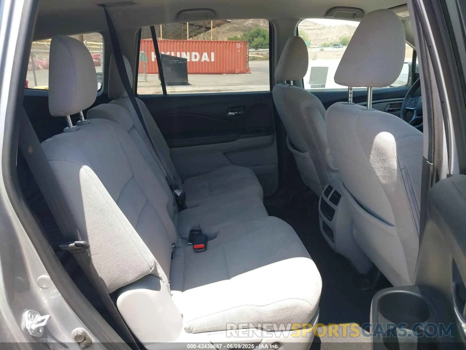 8 Photograph of a damaged car 5FNYF5H34MB021759 HONDA PILOT 2021