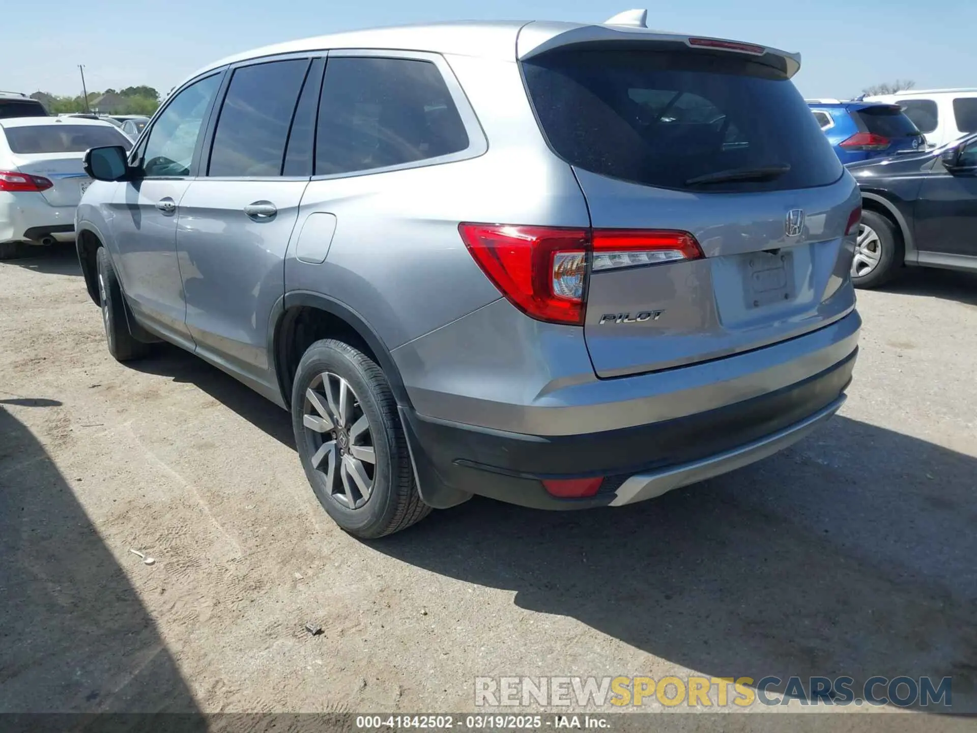 3 Photograph of a damaged car 5FNYF5H36MB003411 HONDA PILOT 2021