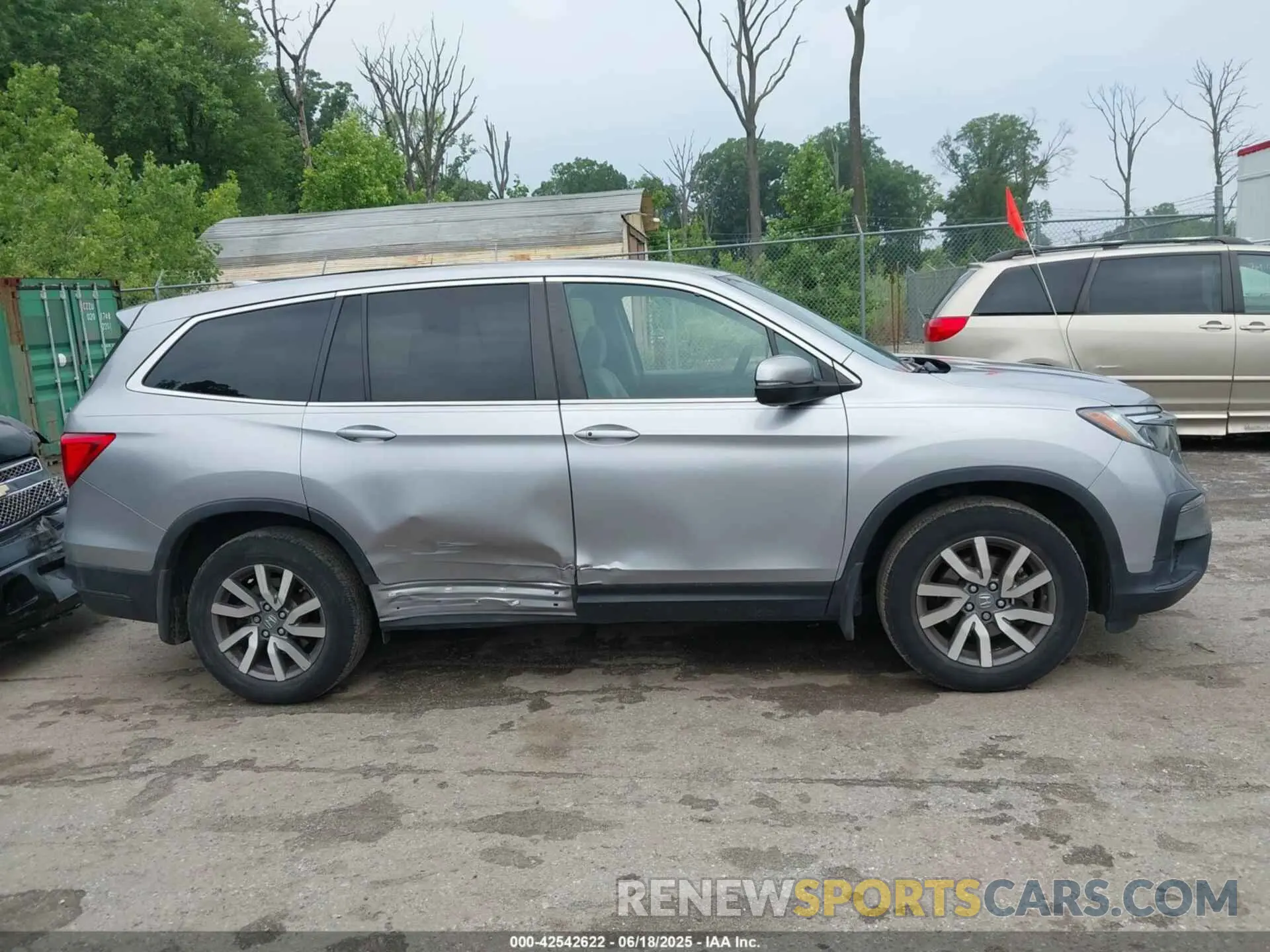 13 Photograph of a damaged car 5FNYF5H36MB039437 HONDA PILOT 2021