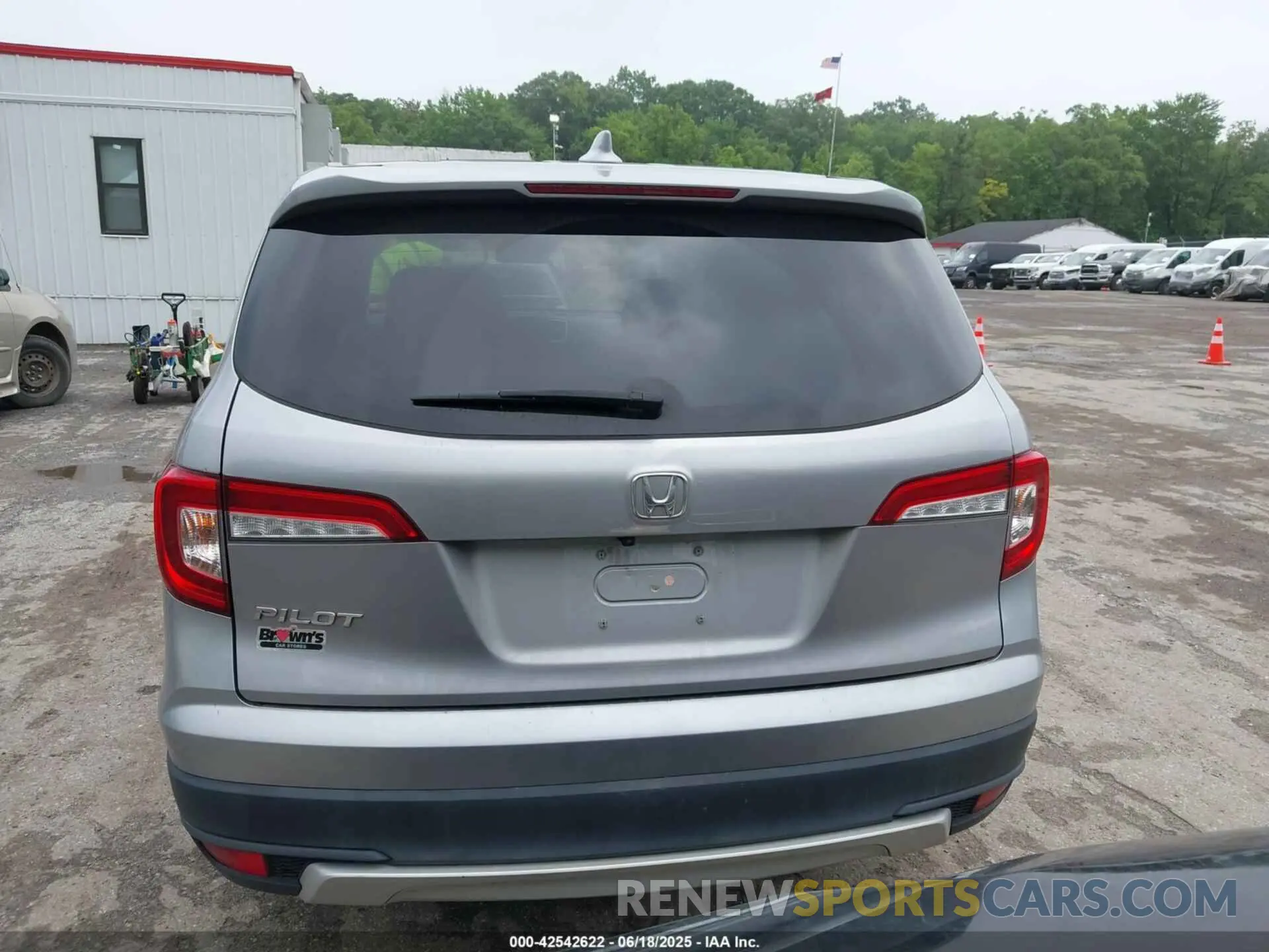 16 Photograph of a damaged car 5FNYF5H36MB039437 HONDA PILOT 2021