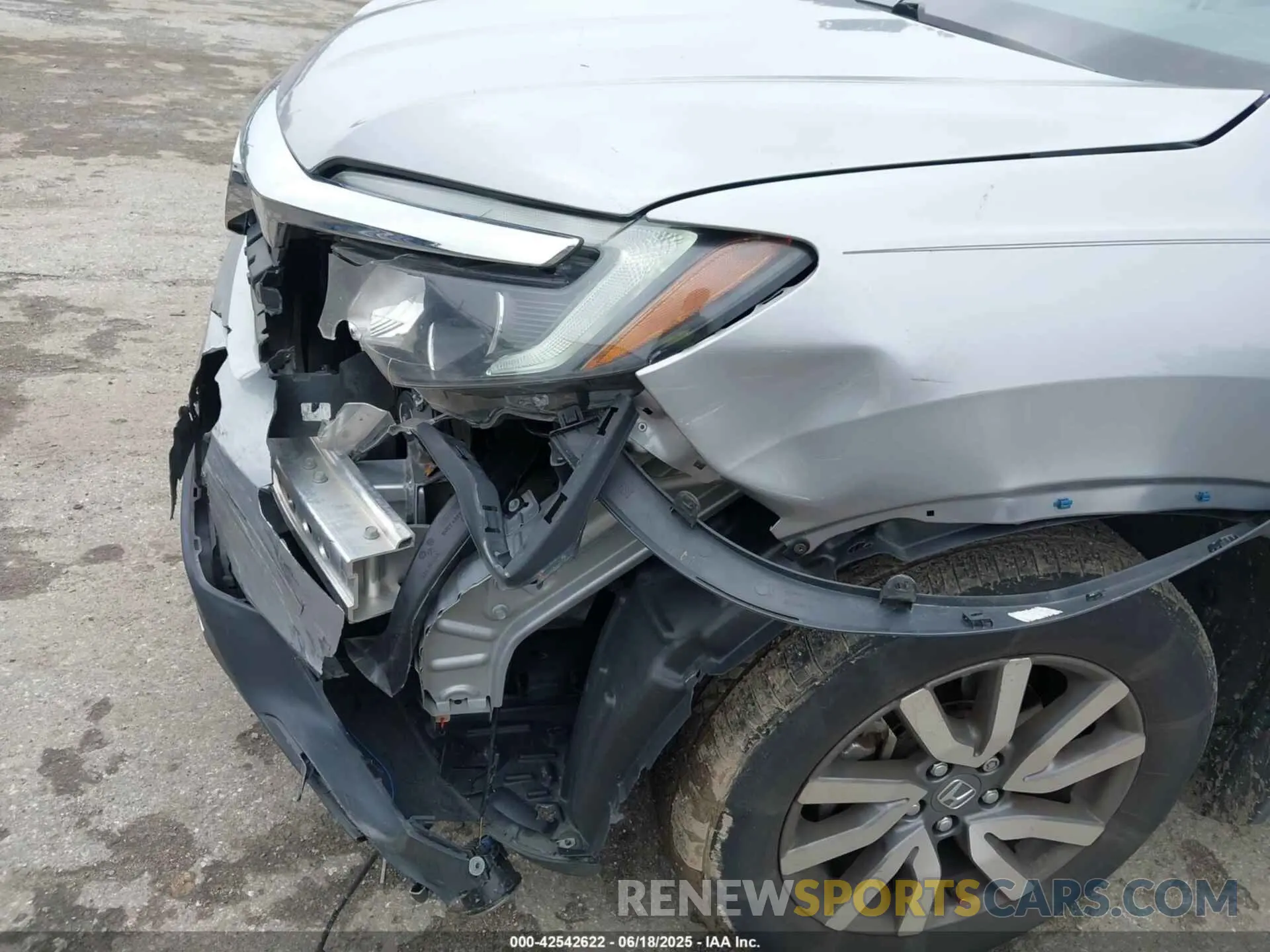 17 Photograph of a damaged car 5FNYF5H36MB039437 HONDA PILOT 2021