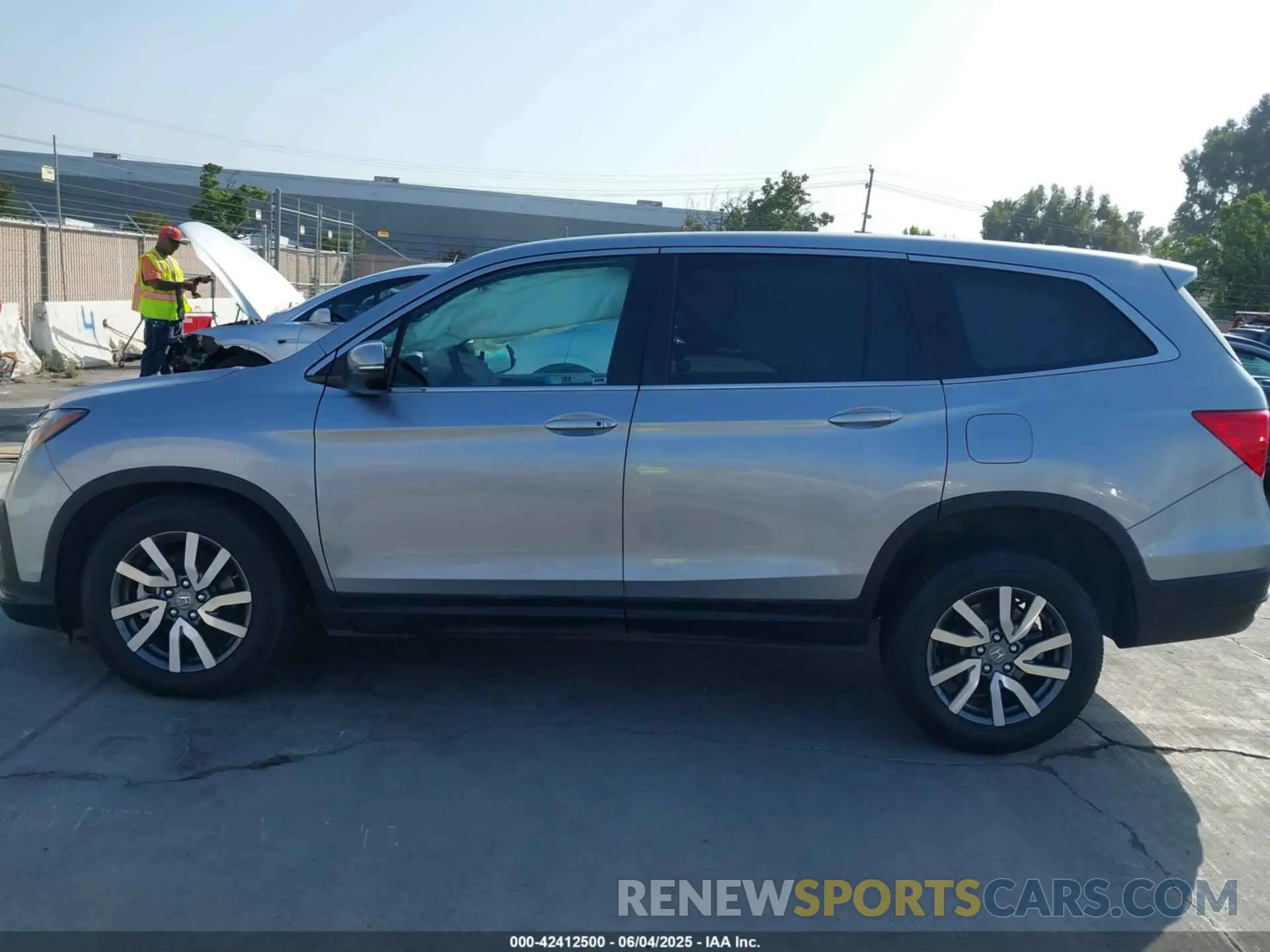 15 Photograph of a damaged car 5FNYF5H37MB014384 HONDA PILOT 2021
