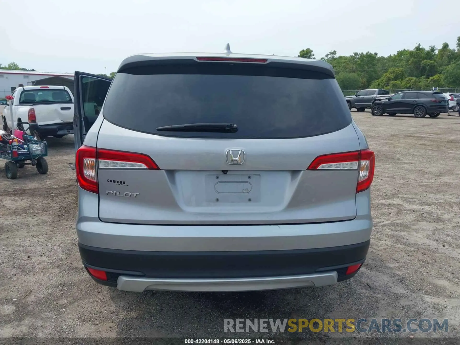17 Photograph of a damaged car 5FNYF5H3XMB030112 HONDA PILOT 2021