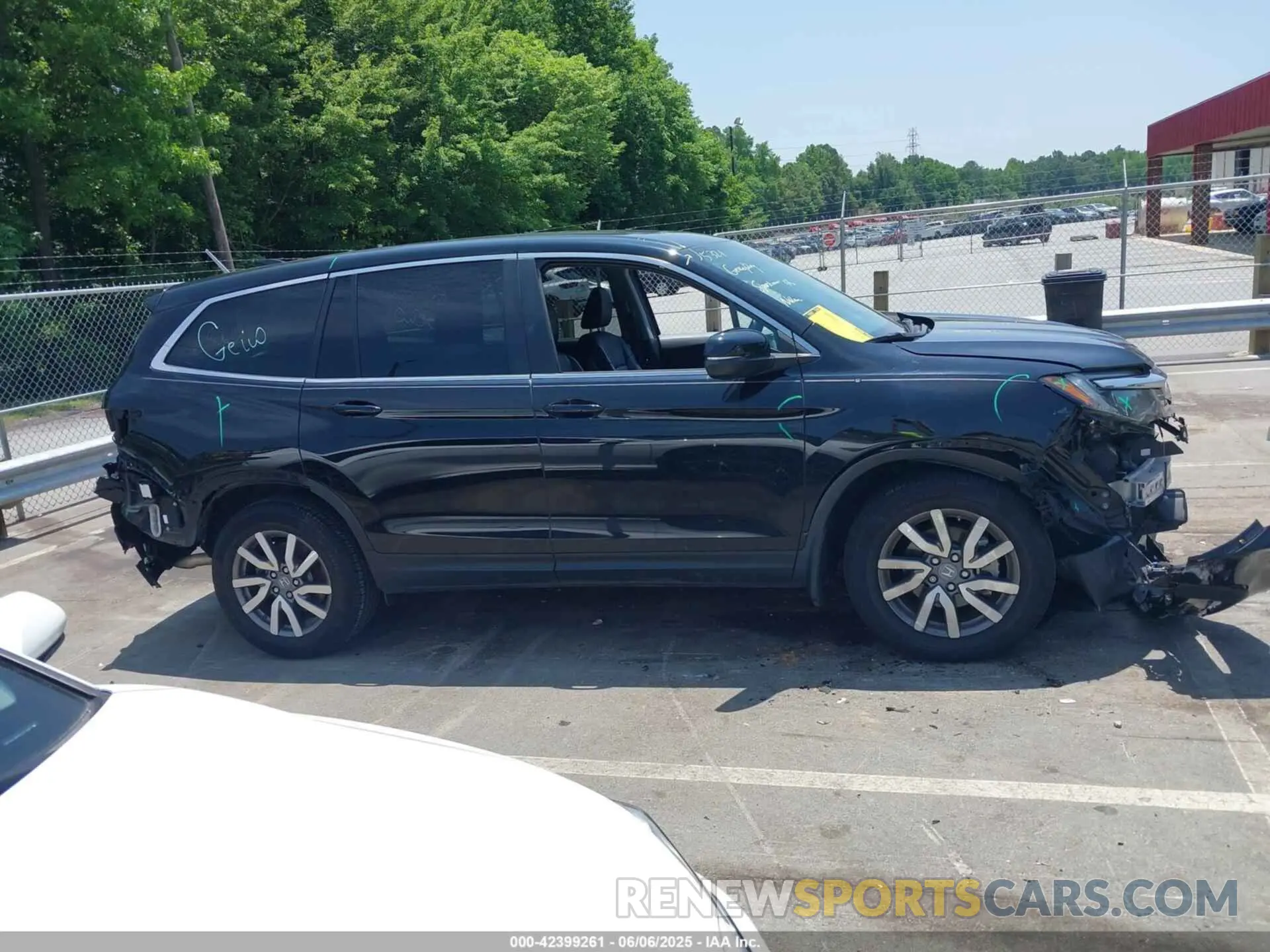 13 Photograph of a damaged car 5FNYF5H50MB009612 HONDA PILOT 2021