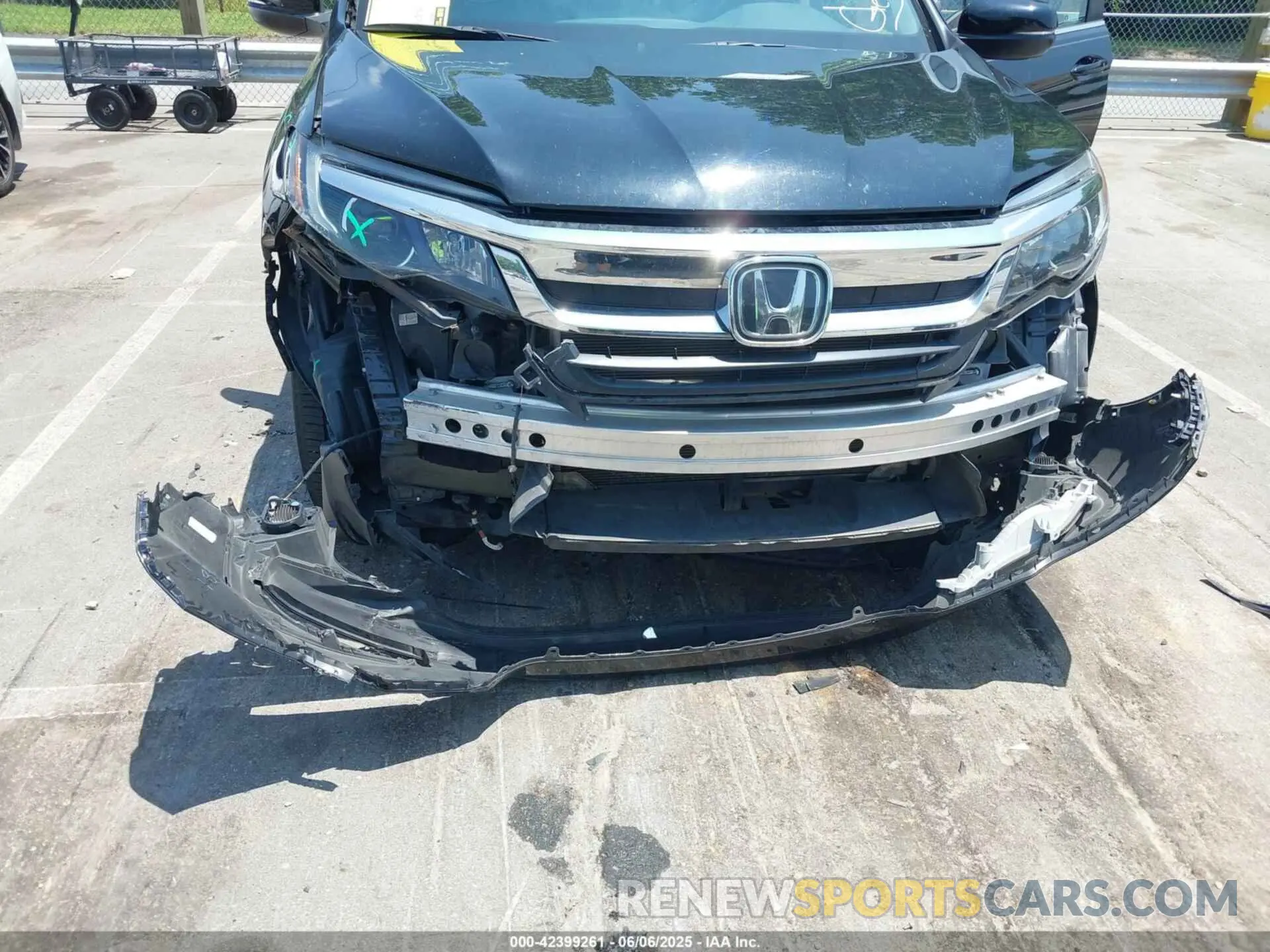 17 Photograph of a damaged car 5FNYF5H50MB009612 HONDA PILOT 2021