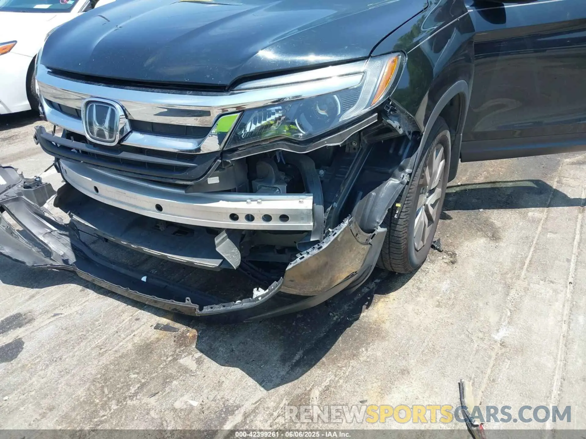 18 Photograph of a damaged car 5FNYF5H50MB009612 HONDA PILOT 2021