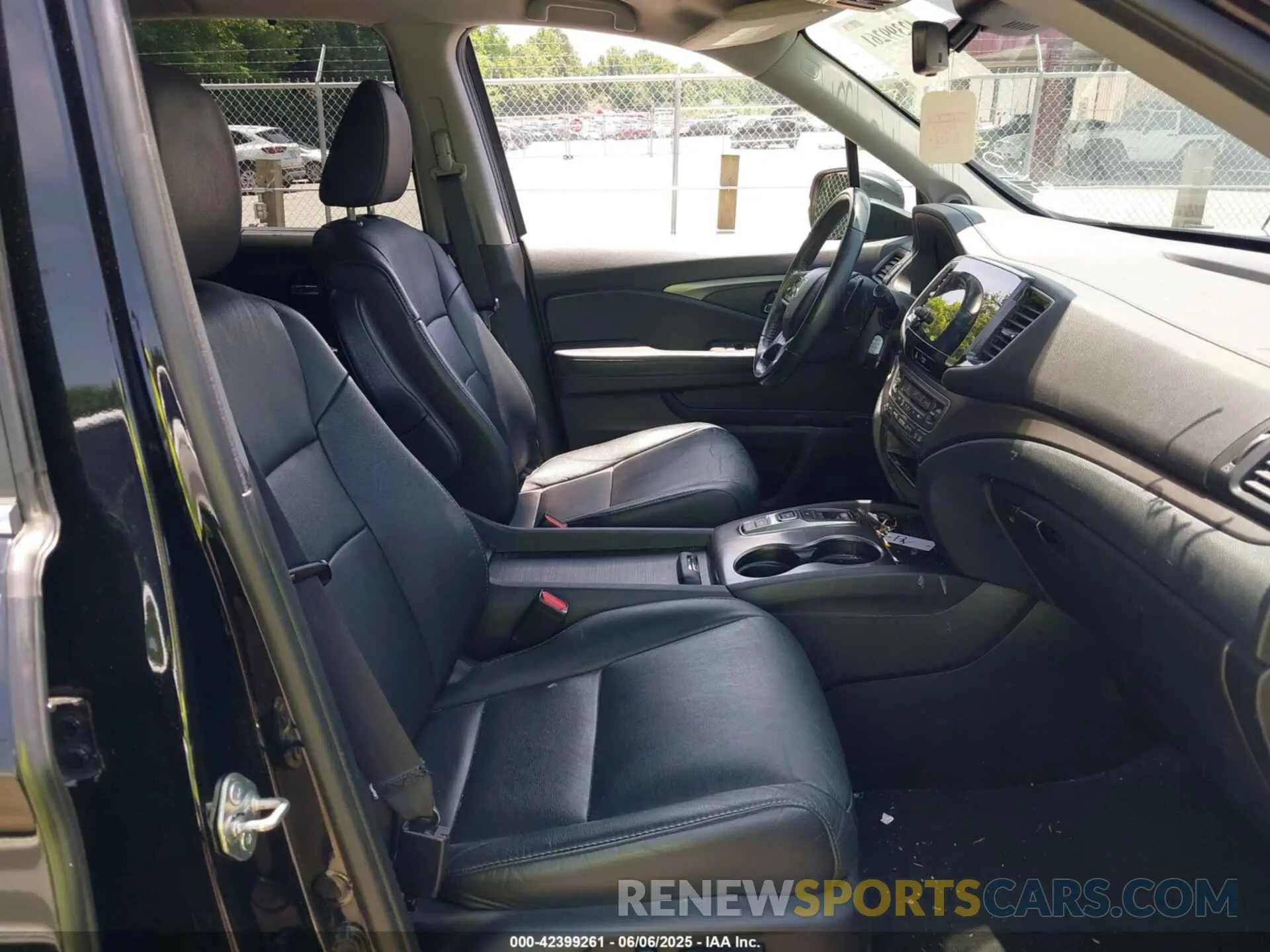 5 Photograph of a damaged car 5FNYF5H50MB009612 HONDA PILOT 2021