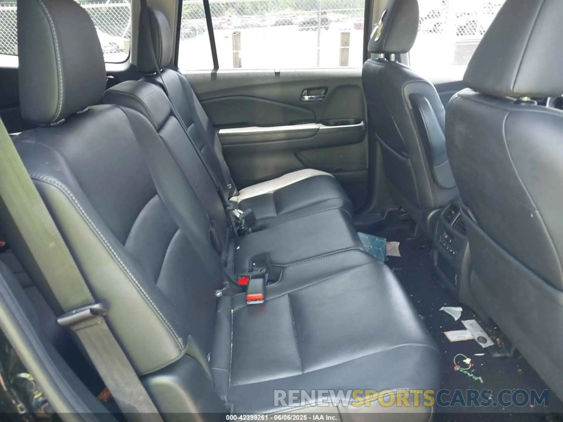 8 Photograph of a damaged car 5FNYF5H50MB009612 HONDA PILOT 2021