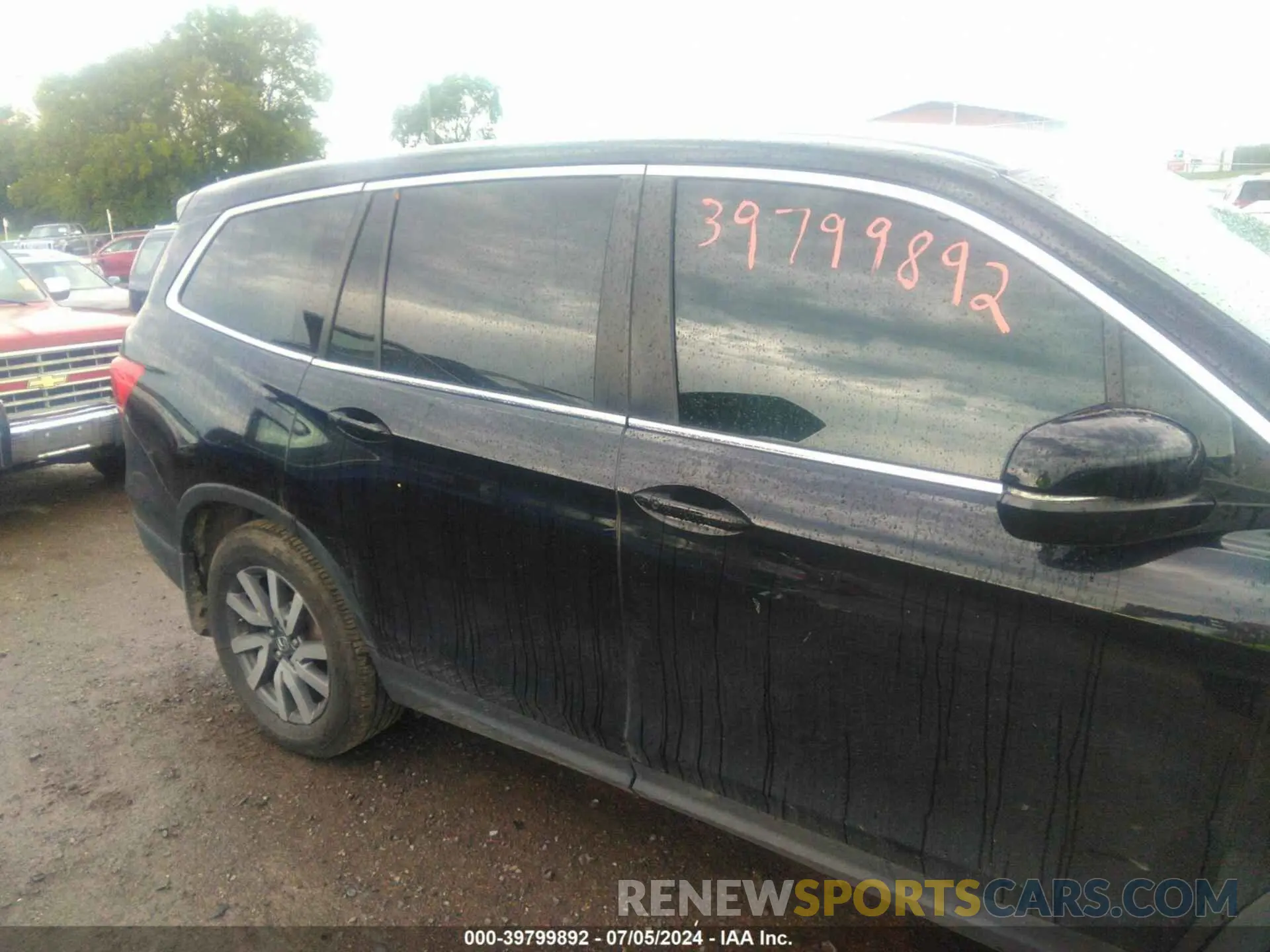 13 Photograph of a damaged car 5FNYF5H50MB011165 HONDA PILOT 2021