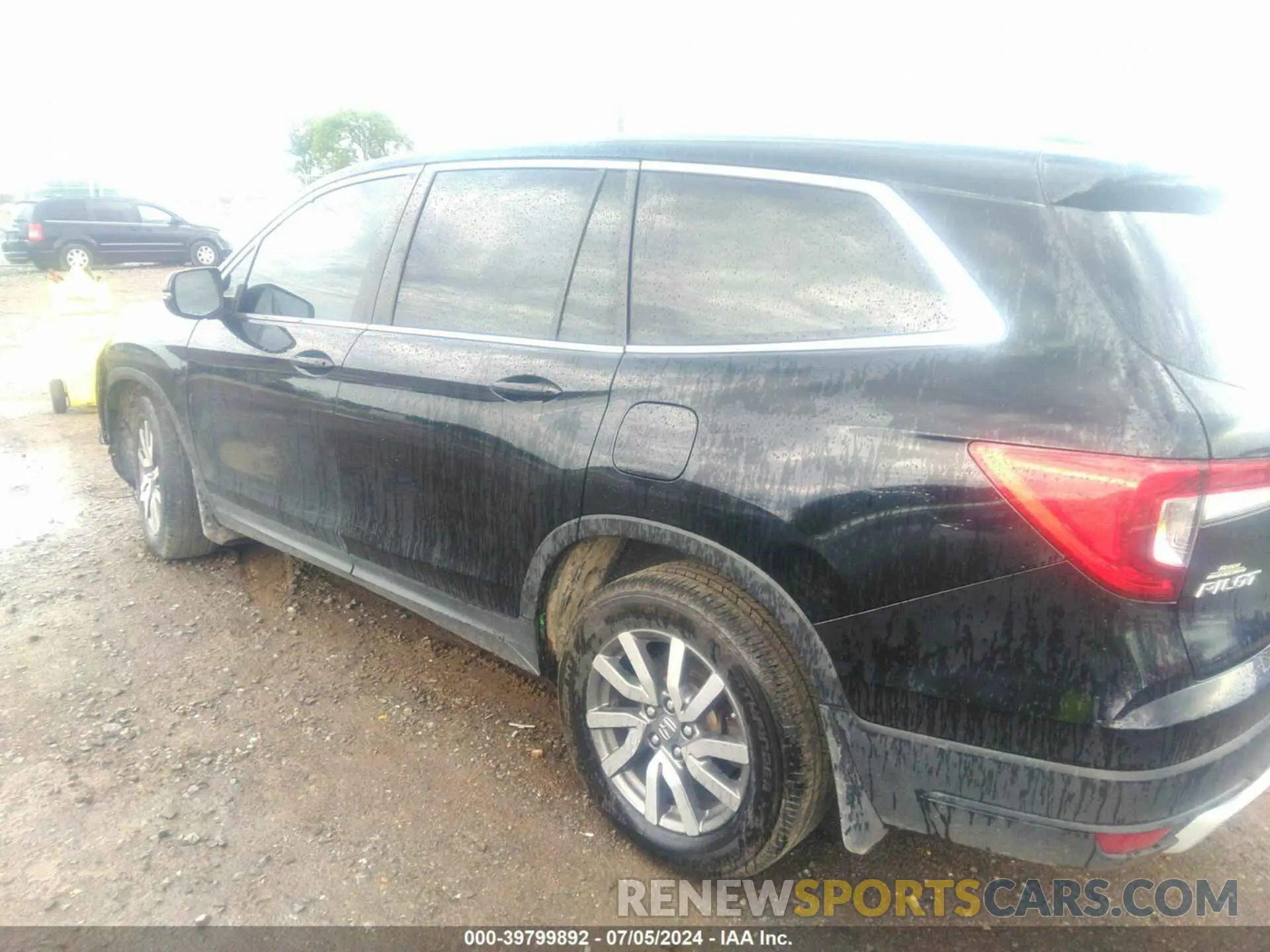 14 Photograph of a damaged car 5FNYF5H50MB011165 HONDA PILOT 2021