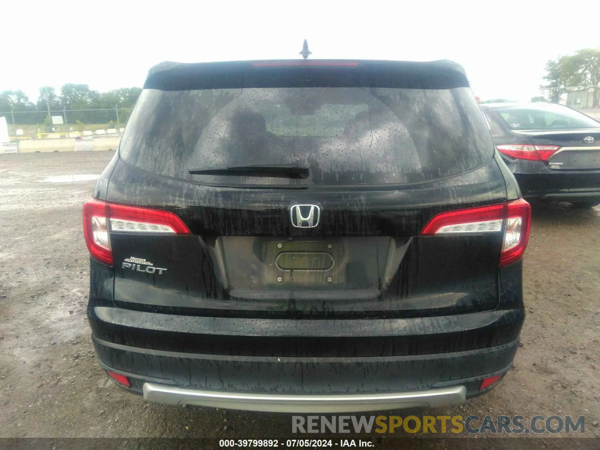 16 Photograph of a damaged car 5FNYF5H50MB011165 HONDA PILOT 2021