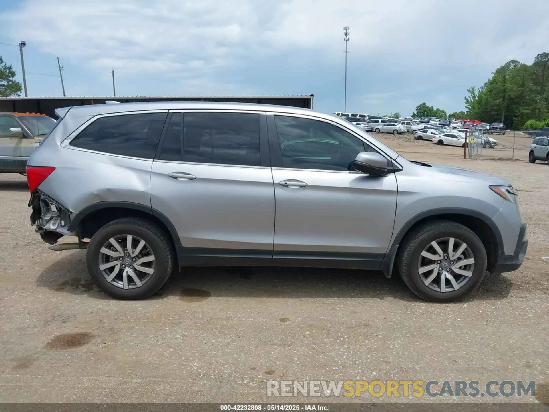 13 Photograph of a damaged car 5FNYF5H50MB038964 HONDA PILOT 2021