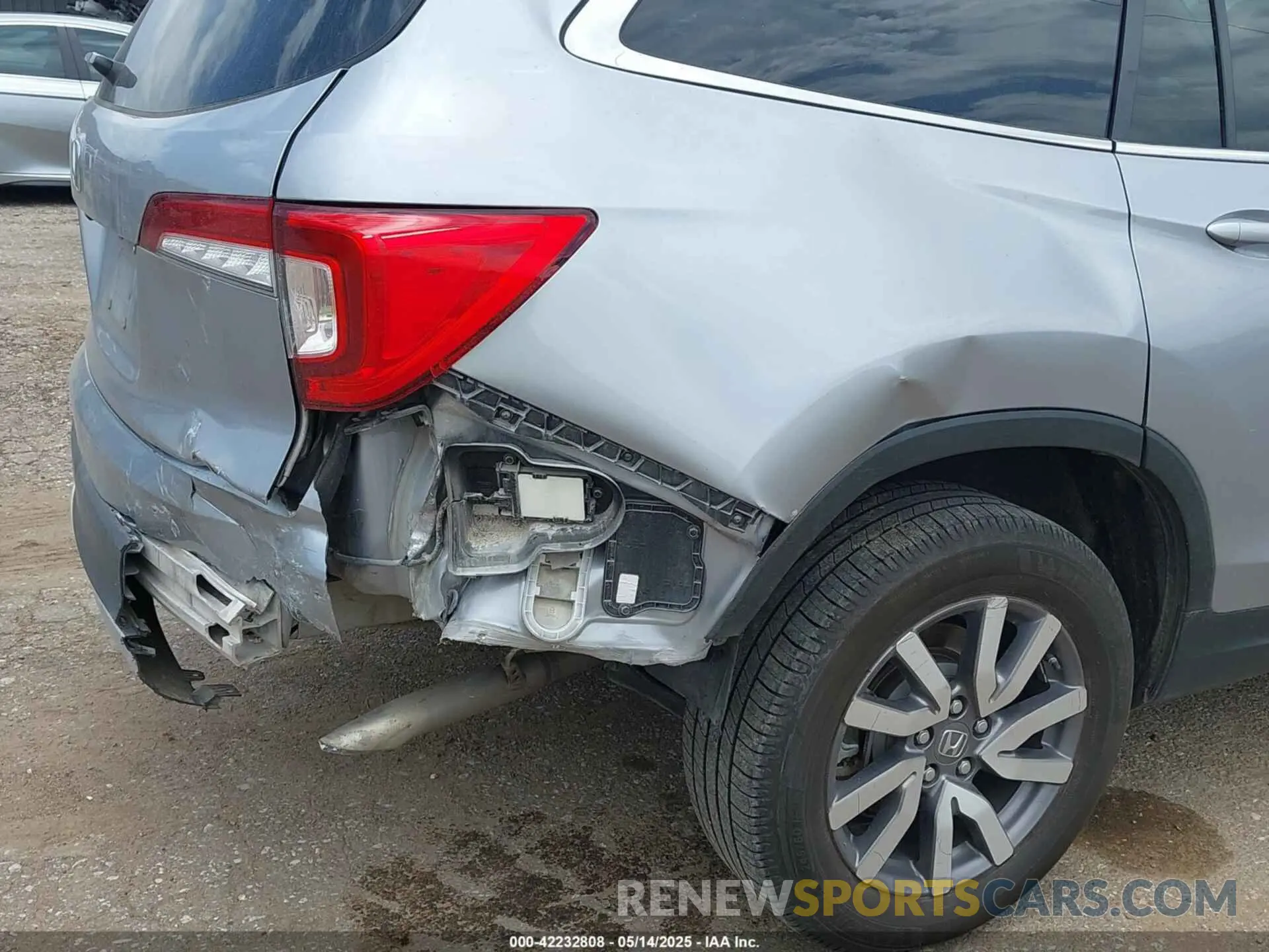 6 Photograph of a damaged car 5FNYF5H50MB038964 HONDA PILOT 2021
