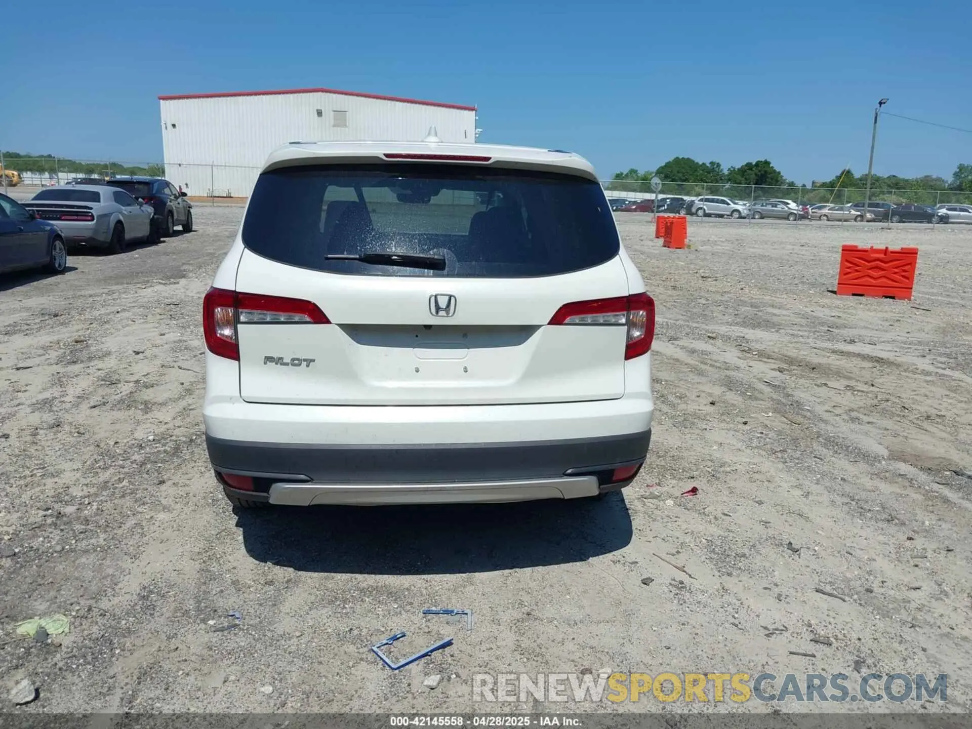 16 Photograph of a damaged car 5FNYF5H51MB011949 HONDA PILOT 2021