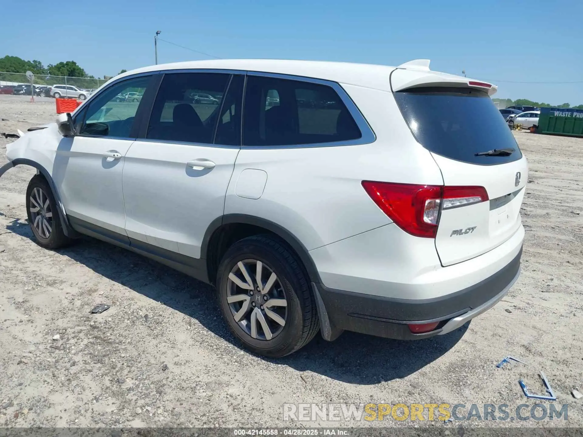 3 Photograph of a damaged car 5FNYF5H51MB011949 HONDA PILOT 2021