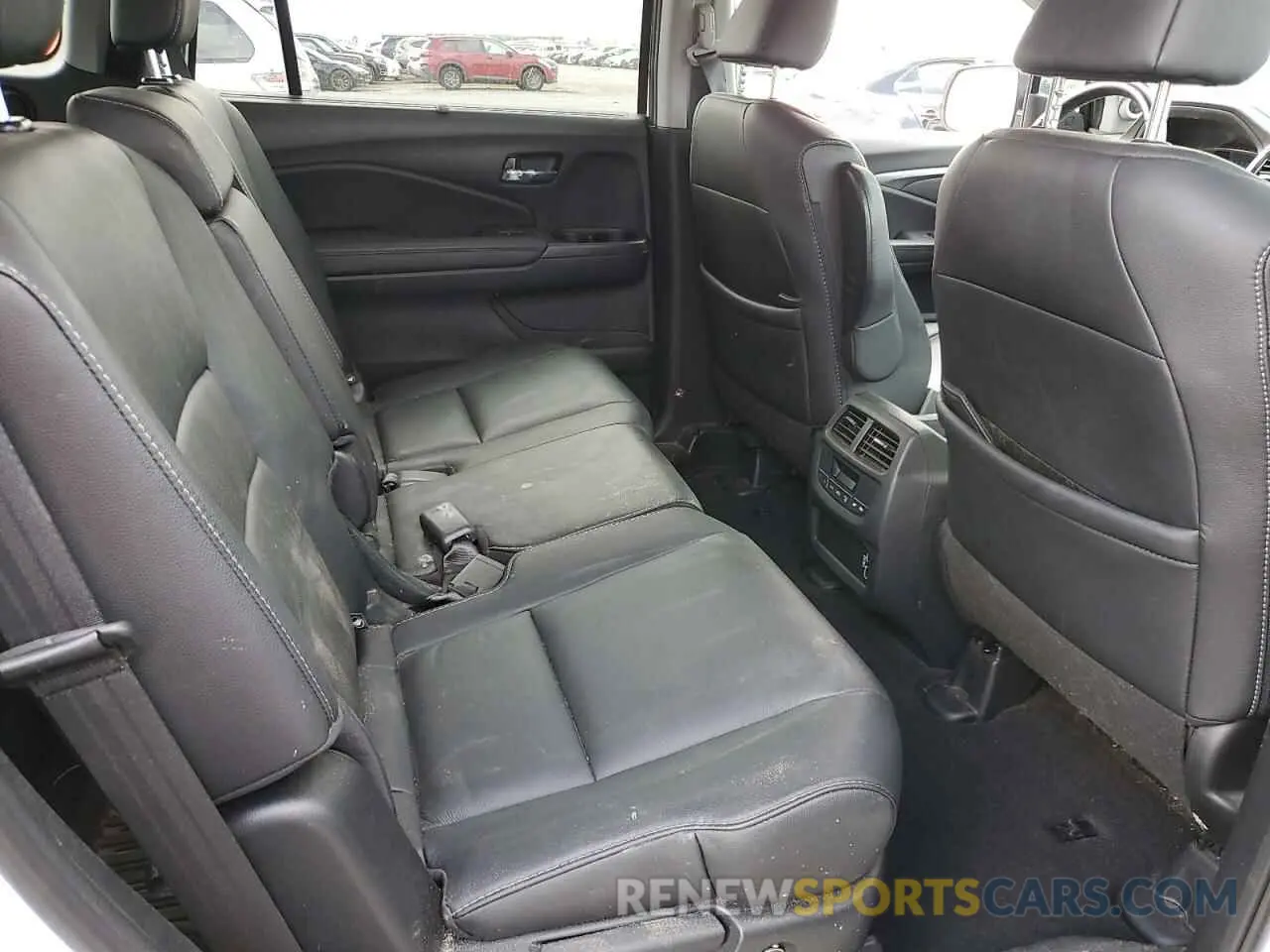 11 Photograph of a damaged car 5FNYF5H51MB035569 HONDA PILOT 2021