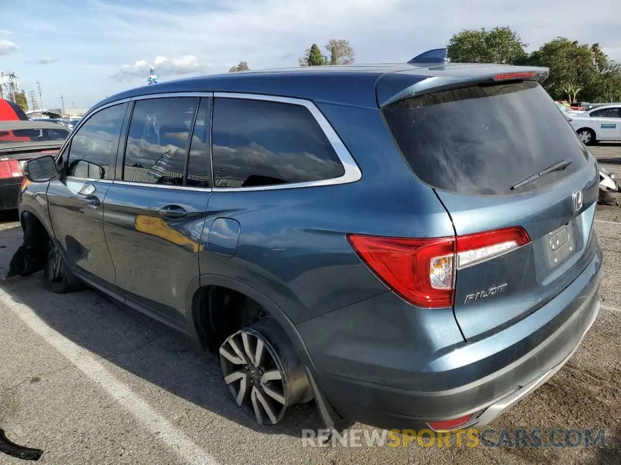 2 Photograph of a damaged car 5FNYF5H51MB042442 HONDA PILOT 2021