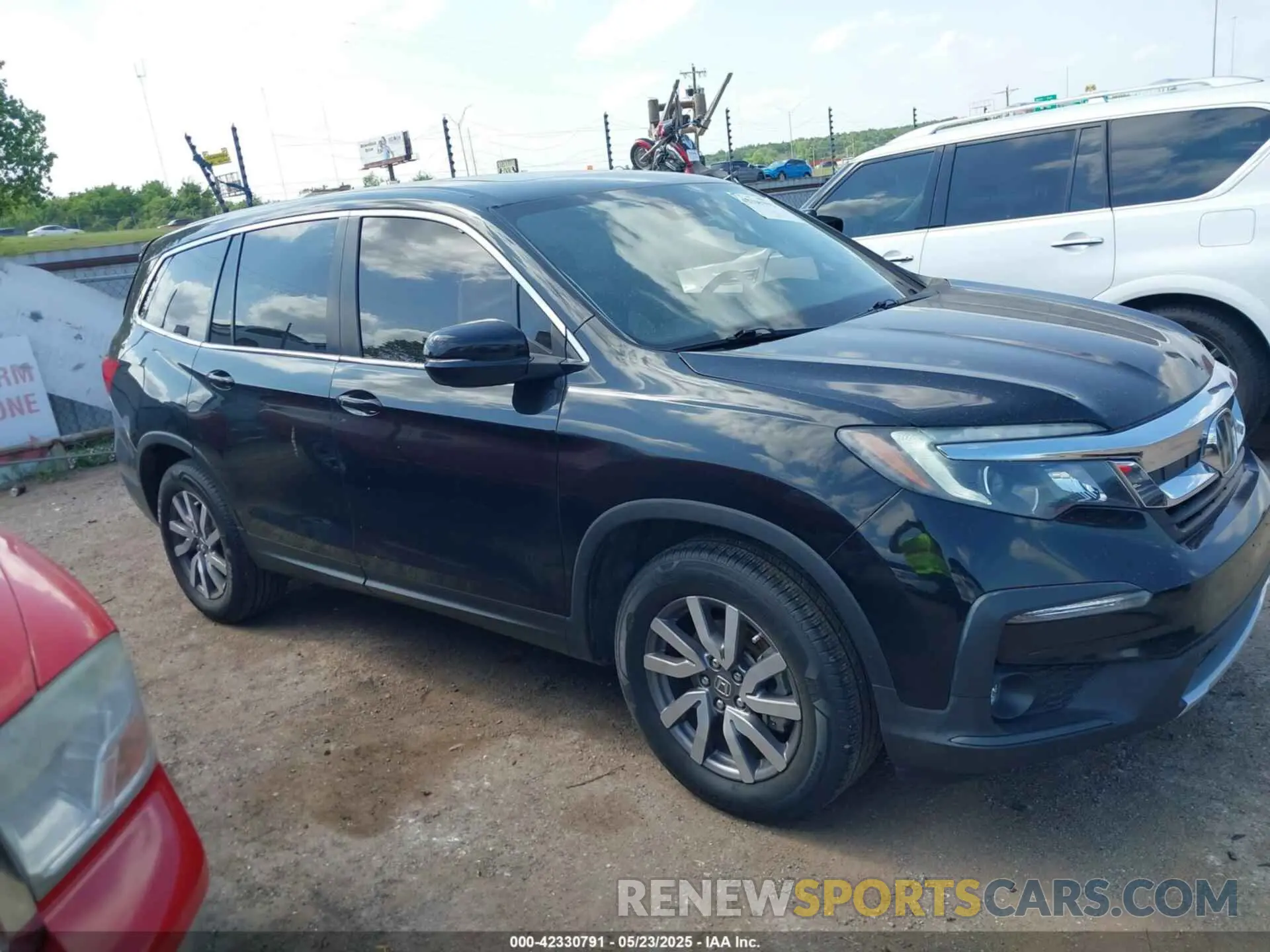 13 Photograph of a damaged car 5FNYF5H52MB009644 HONDA PILOT 2021