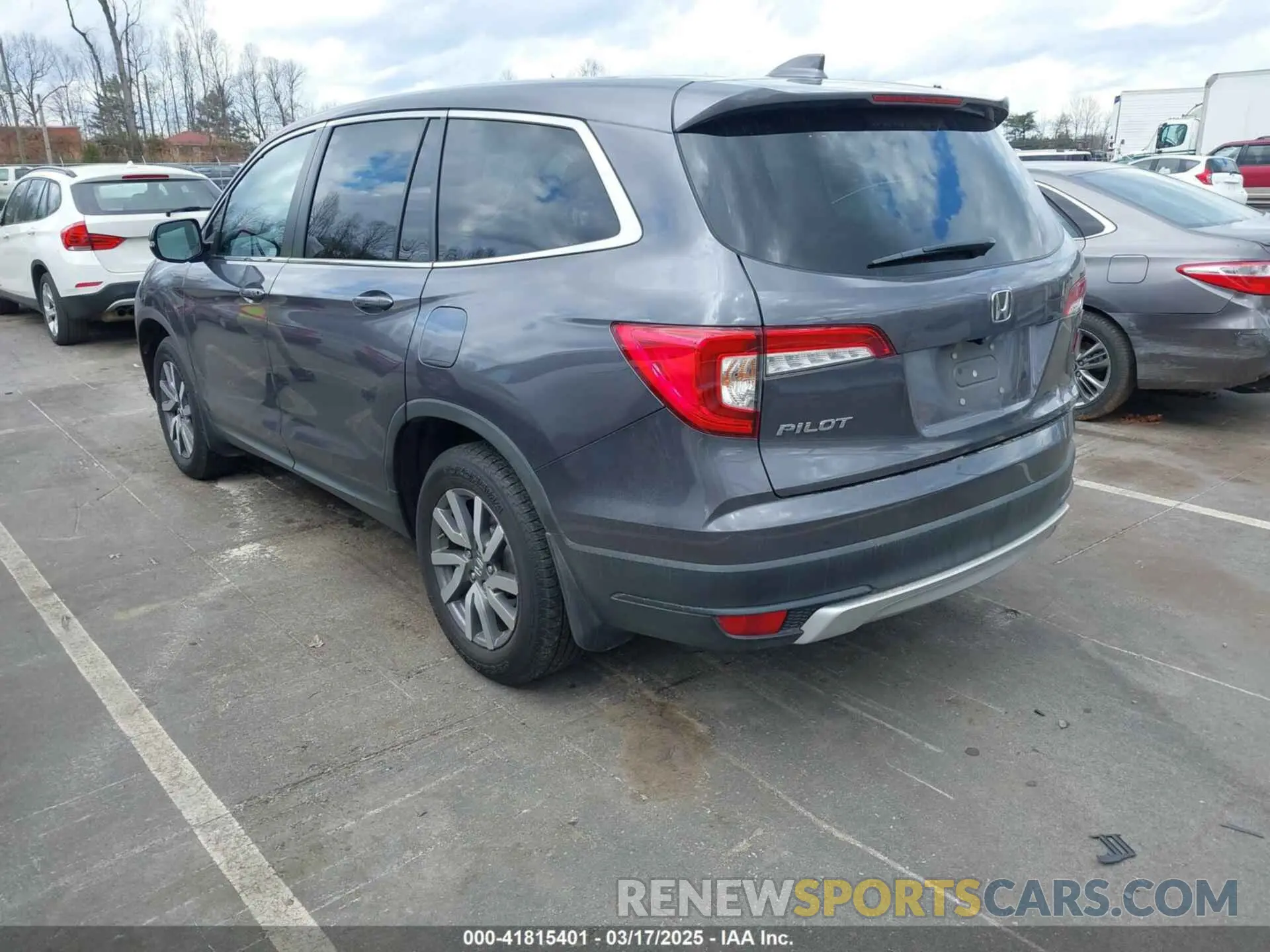3 Photograph of a damaged car 5FNYF5H53MB004212 HONDA PILOT 2021