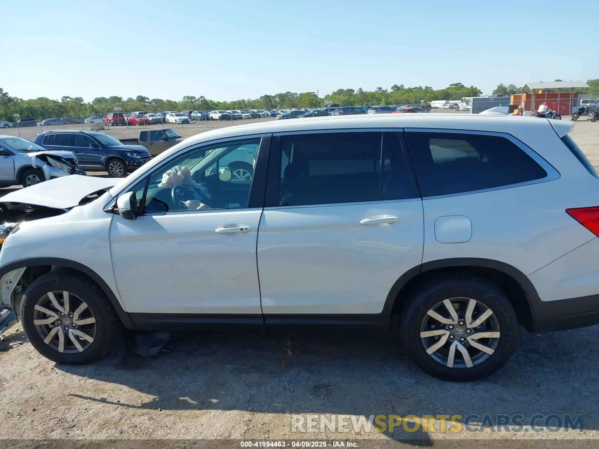 14 Photograph of a damaged car 5FNYF5H53MB006638 HONDA PILOT 2021