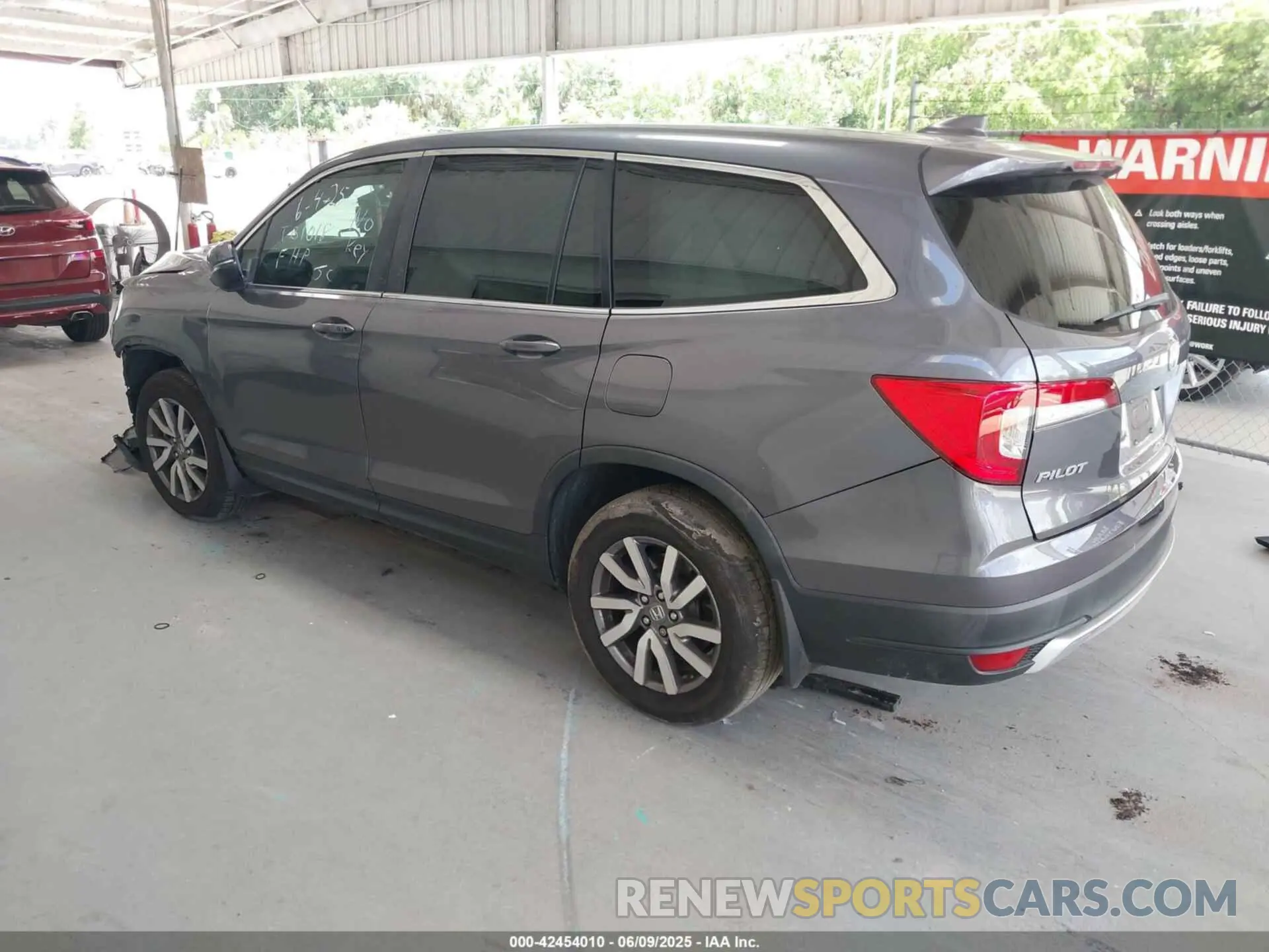 3 Photograph of a damaged car 5FNYF5H53MB030907 HONDA PILOT 2021
