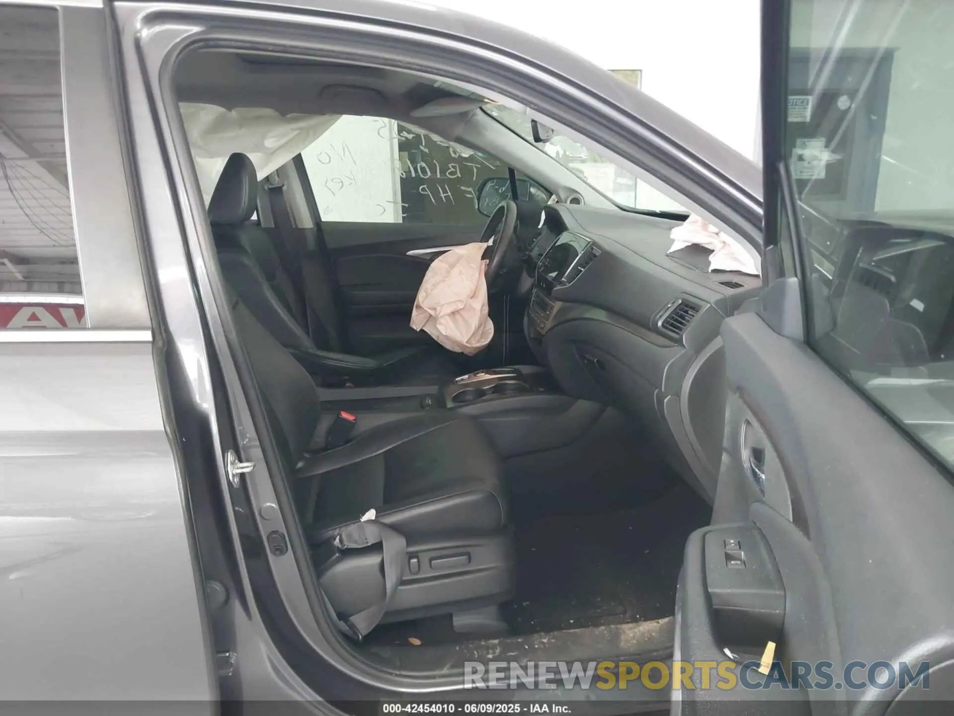 5 Photograph of a damaged car 5FNYF5H53MB030907 HONDA PILOT 2021