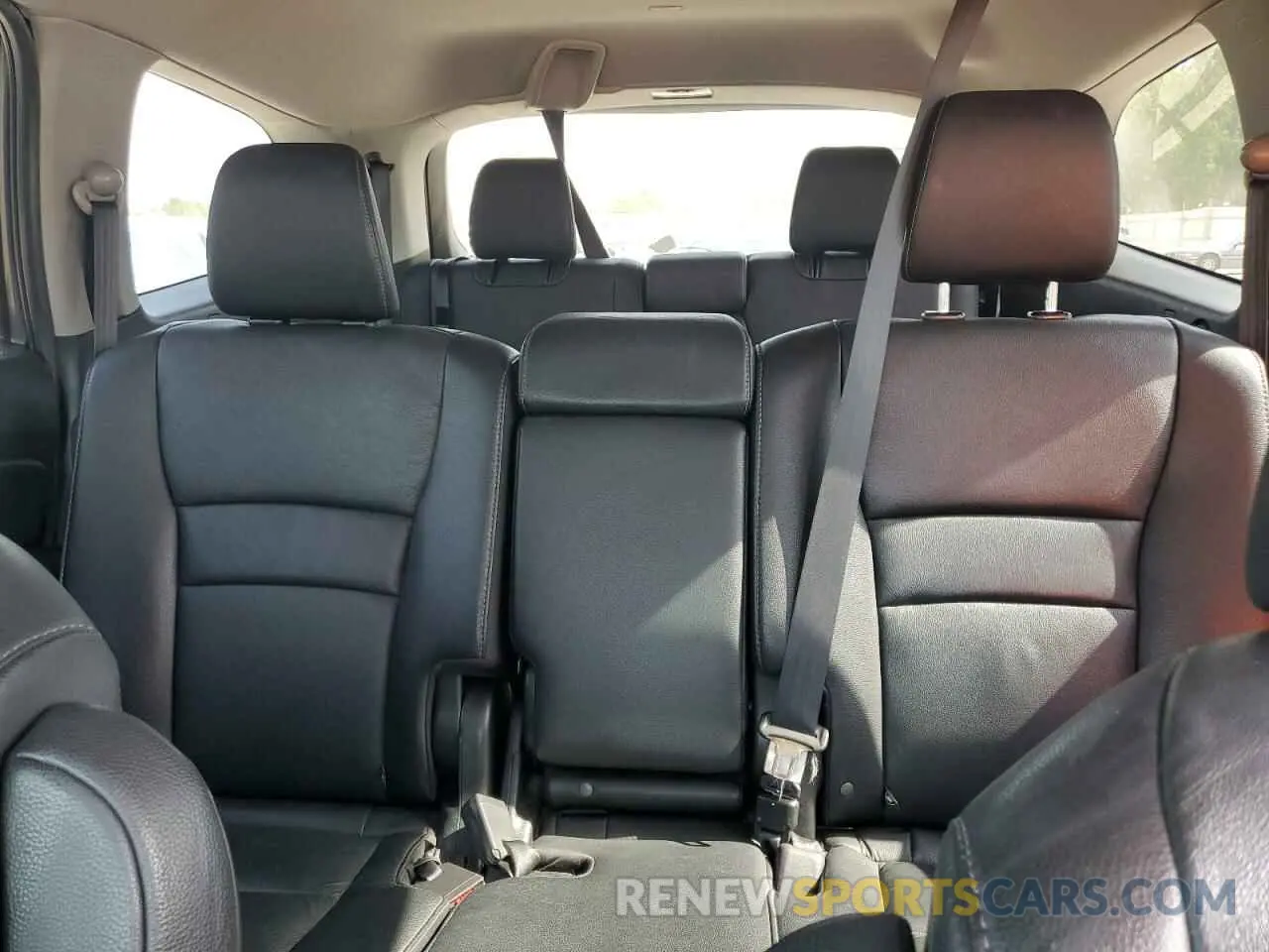 10 Photograph of a damaged car 5FNYF5H53MB038148 HONDA PILOT 2021