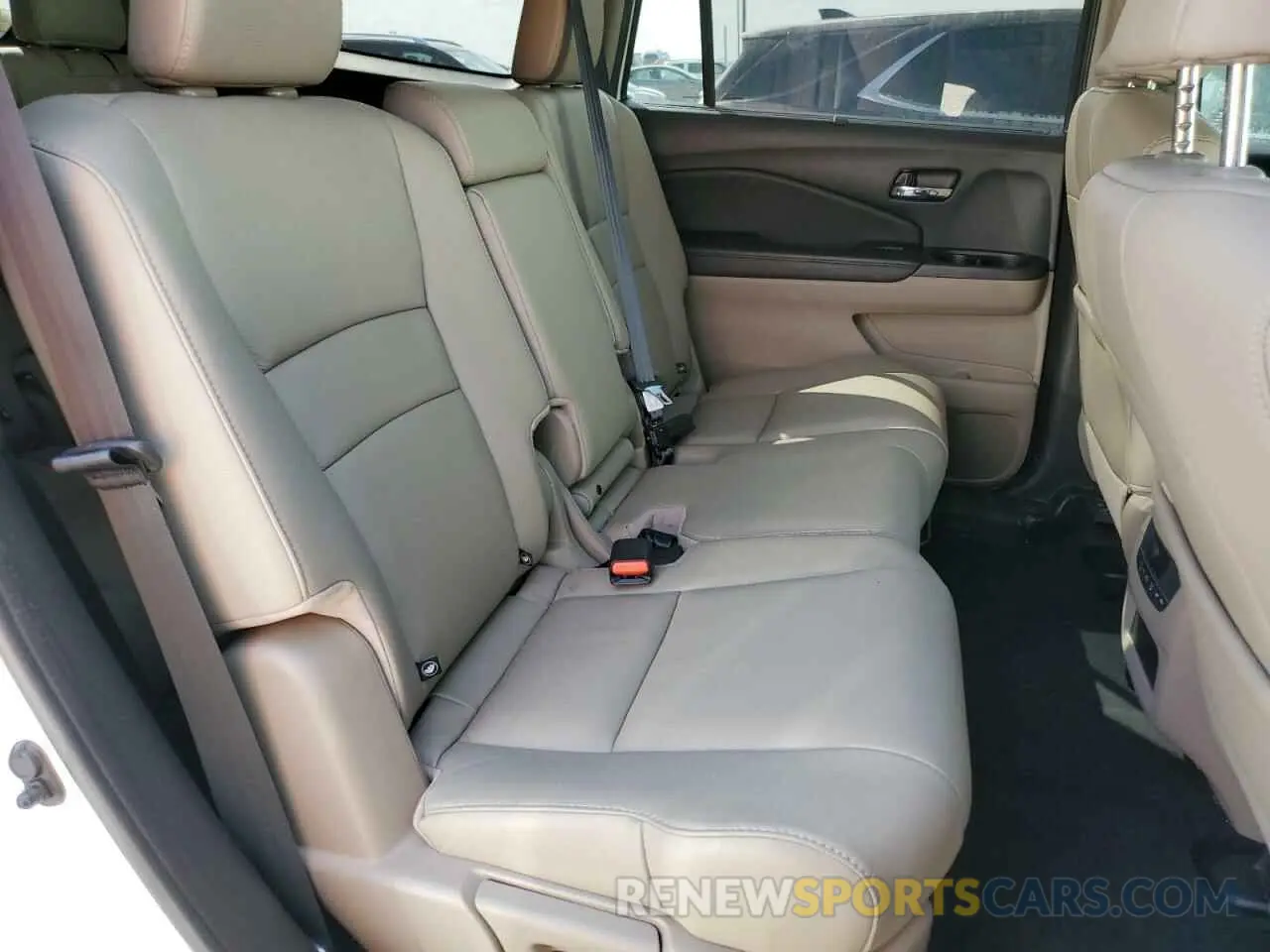 11 Photograph of a damaged car 5FNYF5H54MB002775 HONDA PILOT 2021