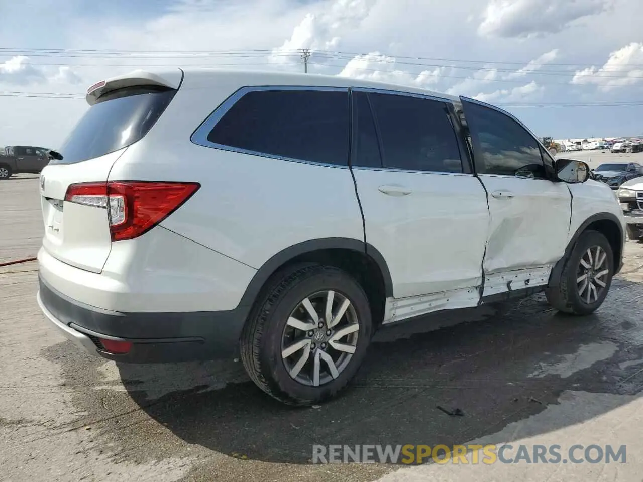 3 Photograph of a damaged car 5FNYF5H54MB002775 HONDA PILOT 2021