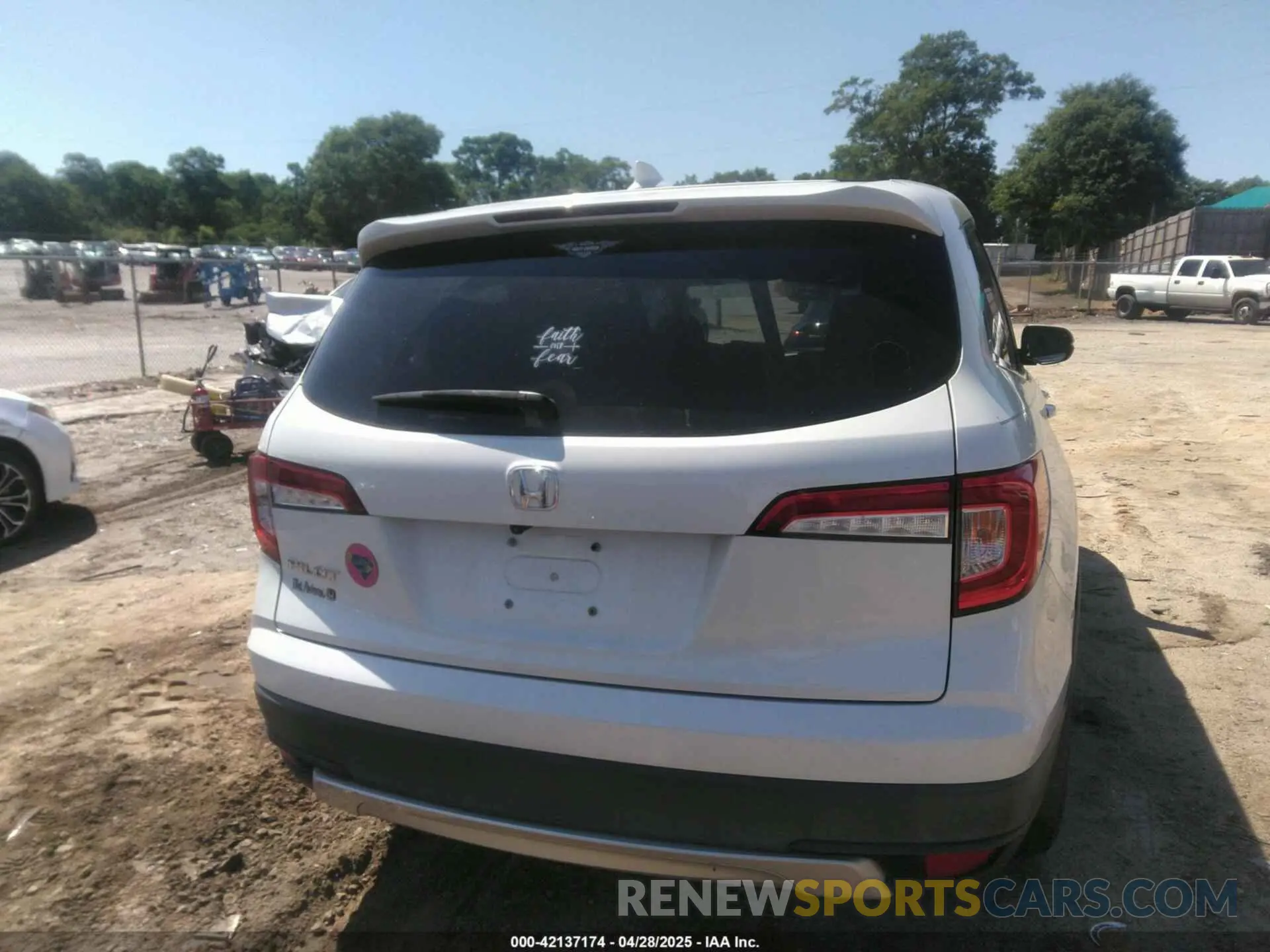 16 Photograph of a damaged car 5FNYF5H54MB031807 HONDA PILOT 2021